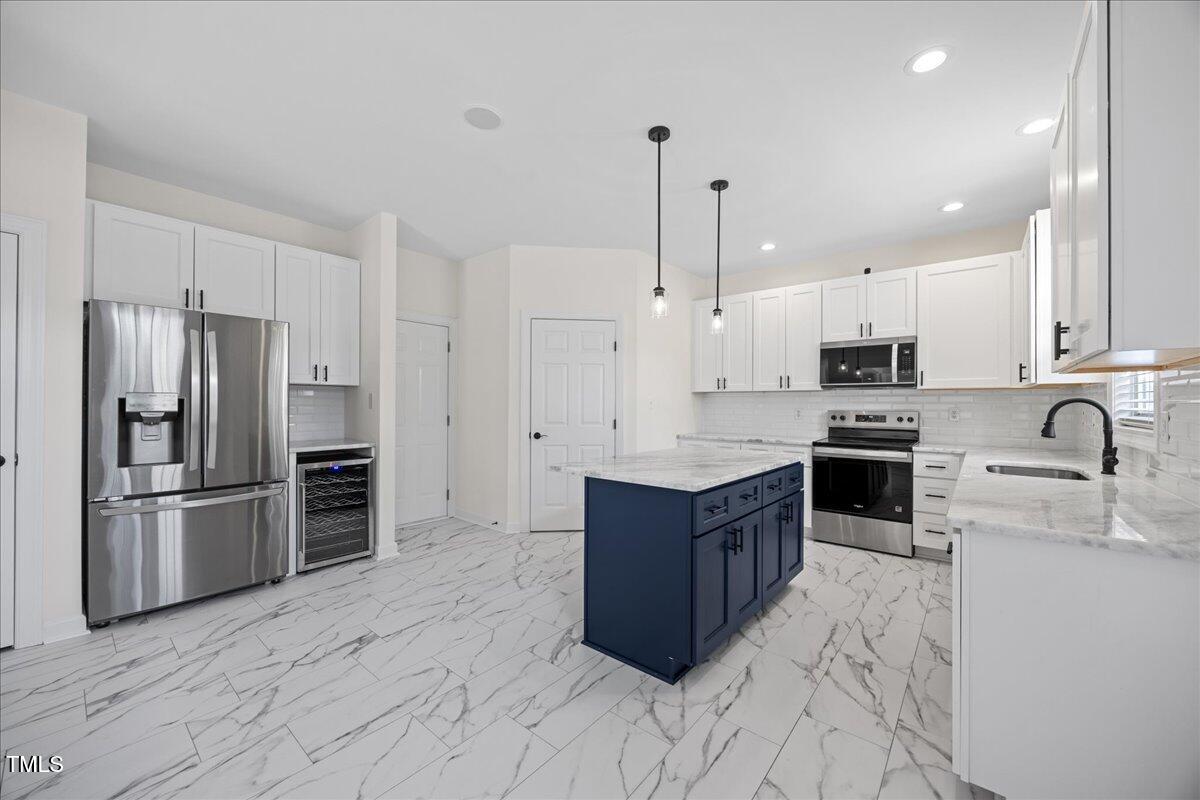 1805 Abby Knoll Drive