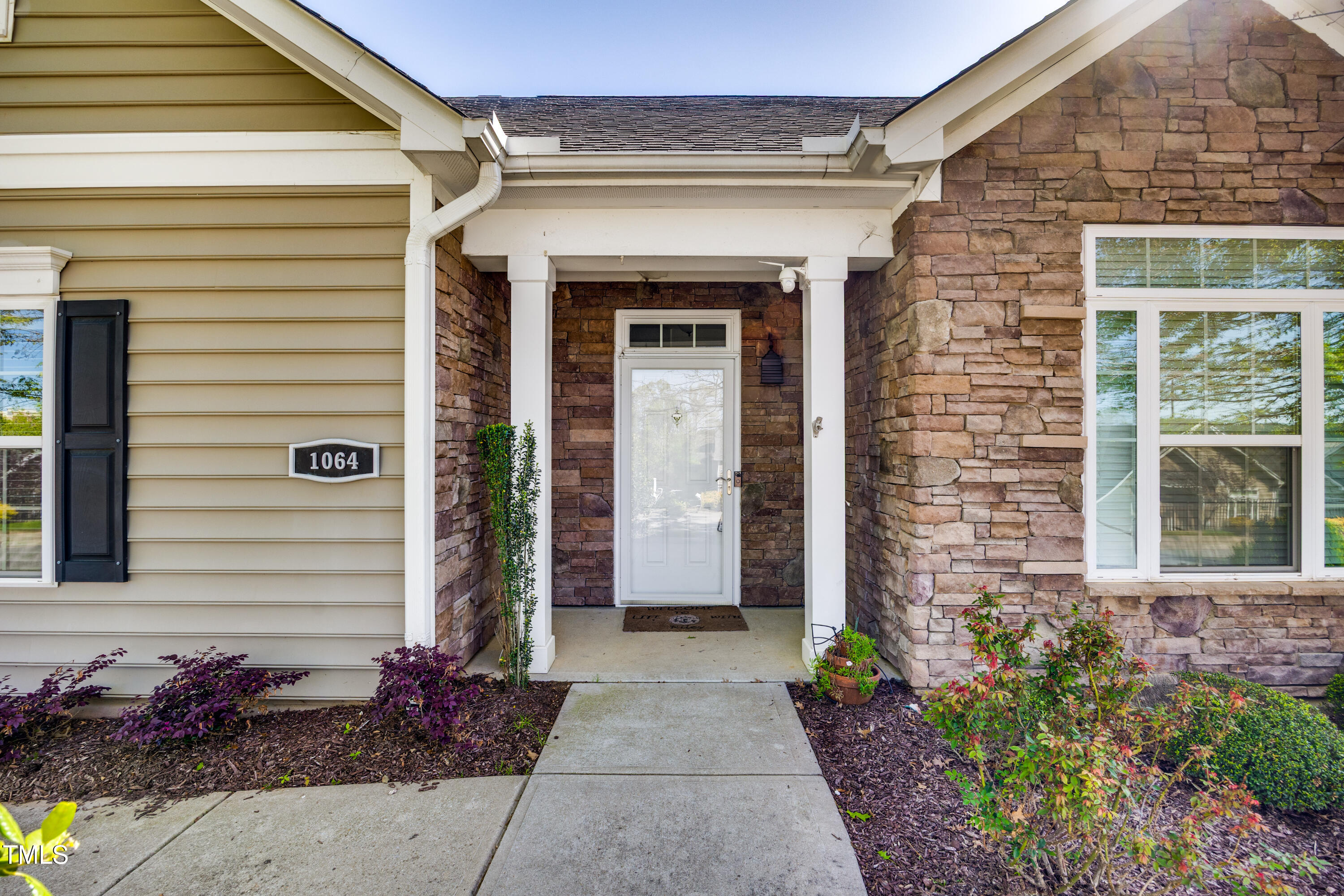 1064 Blue Bird Lane