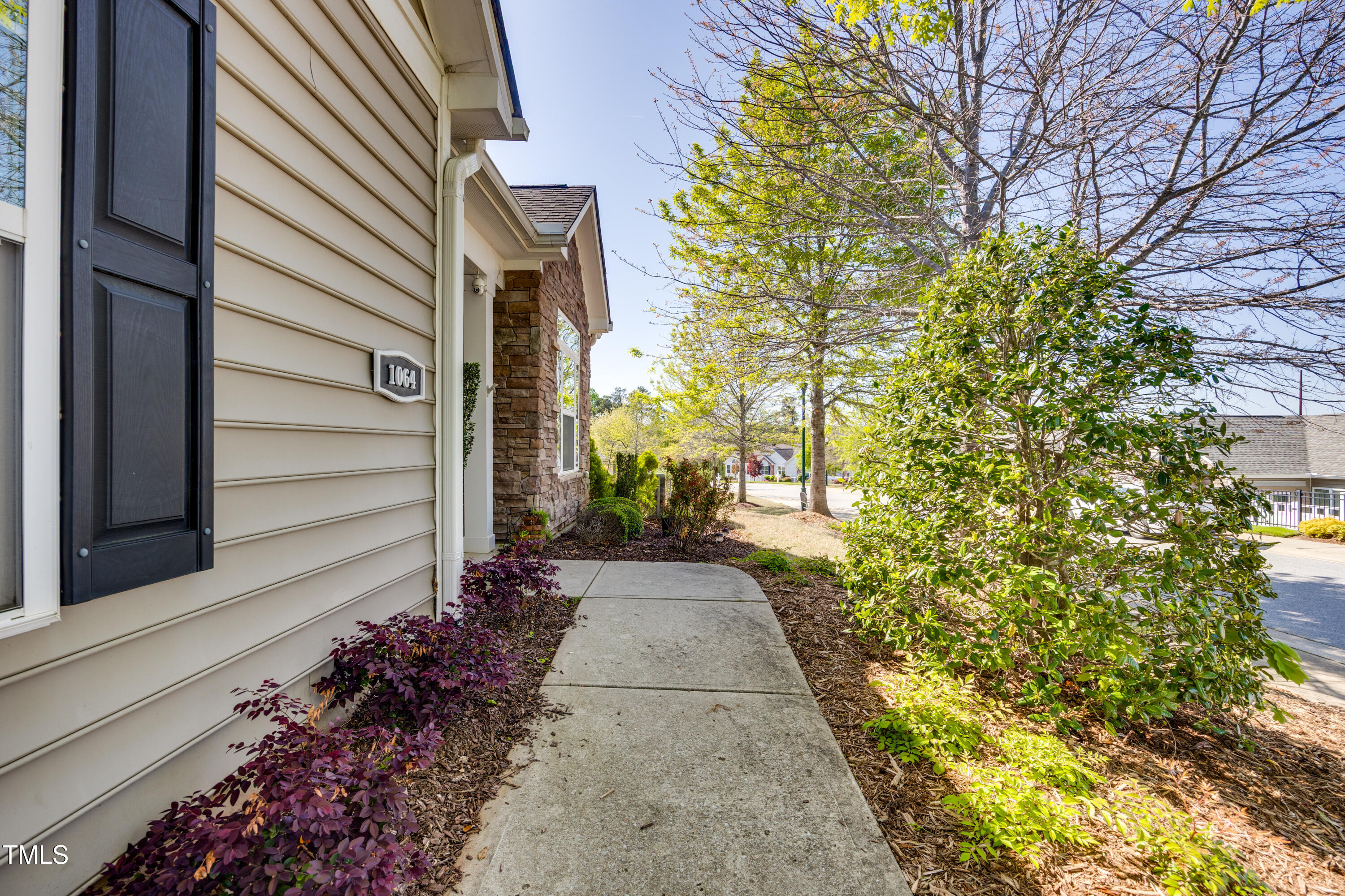1064 Blue Bird Lane