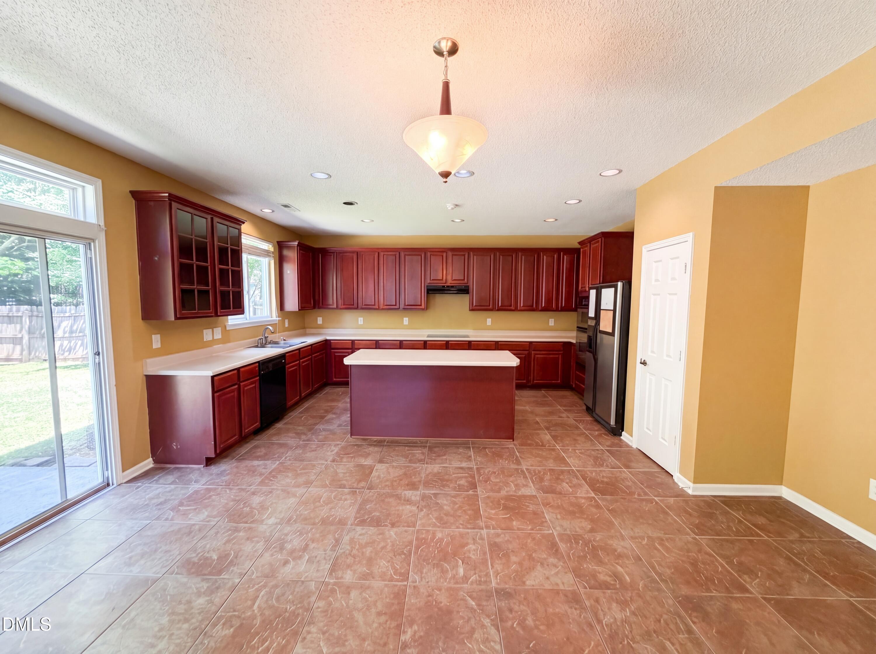 506 Hillview Drive
