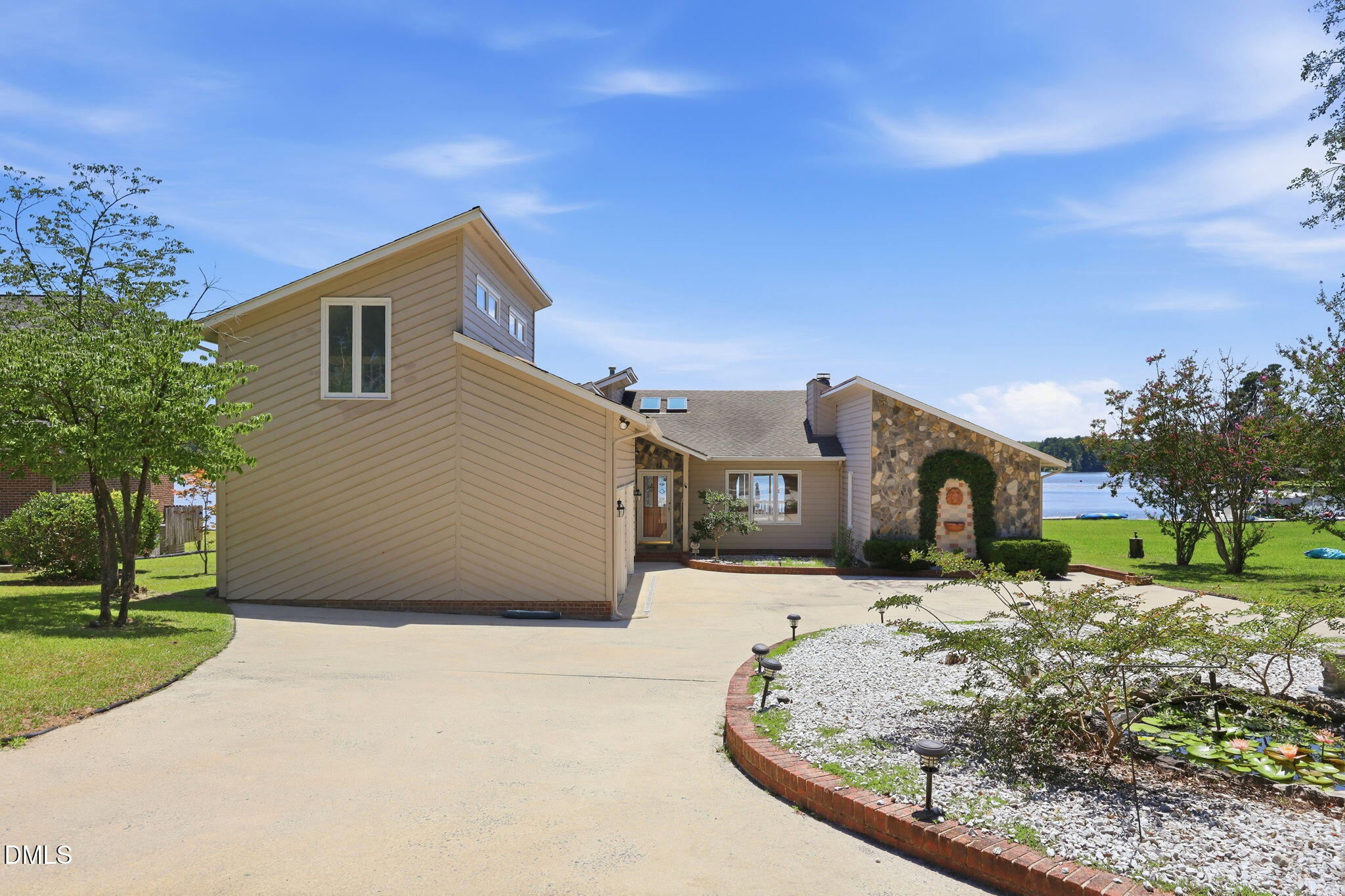 128 Crystal Point