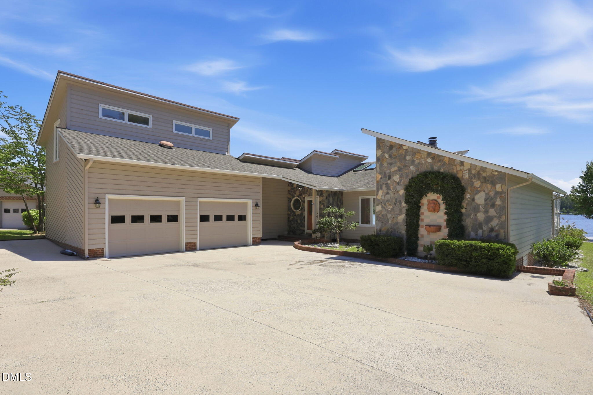 128 Crystal Point