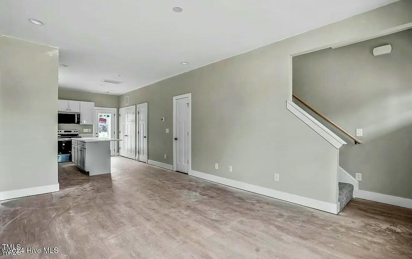 104 W Oak Street