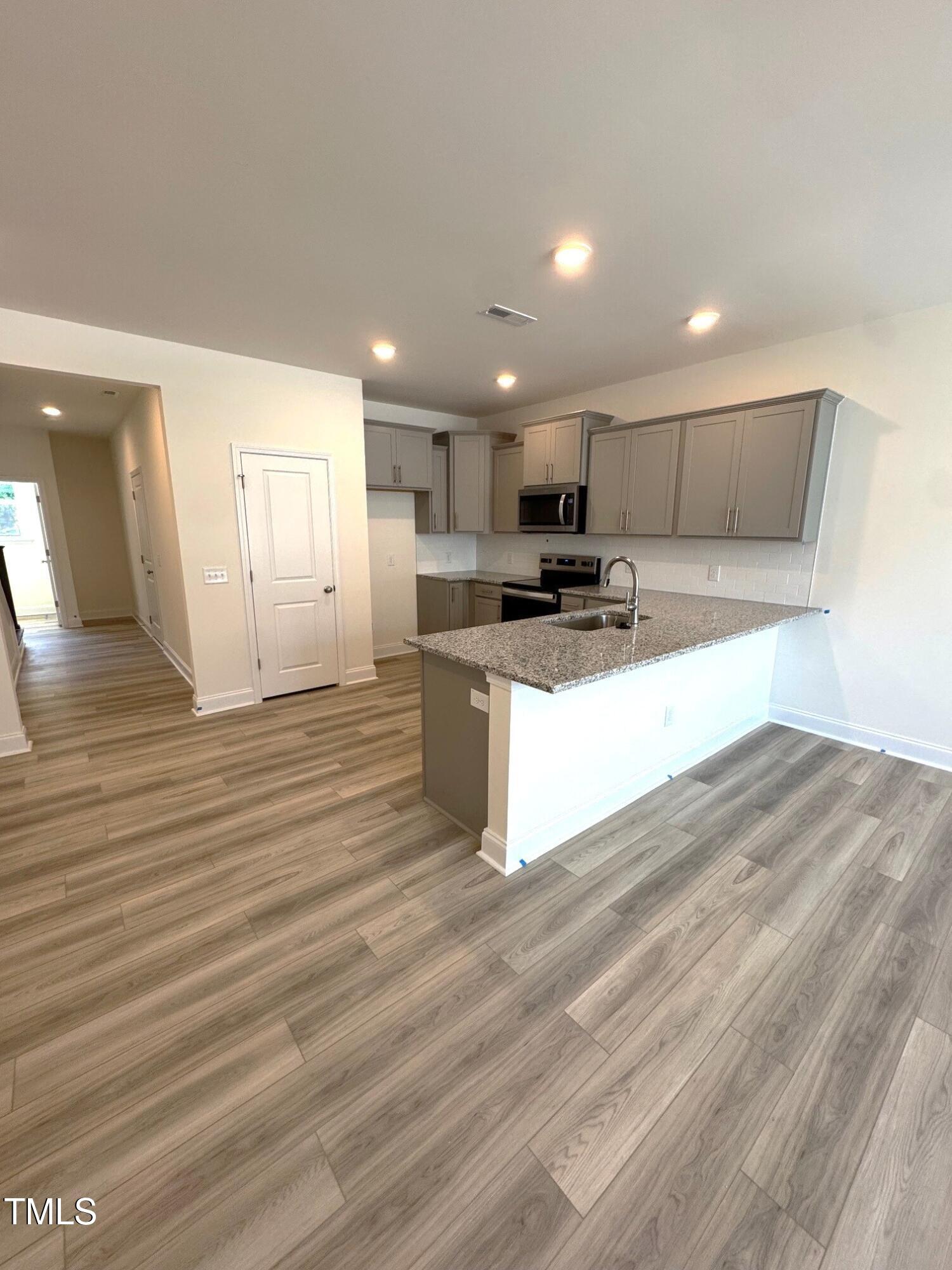 408 La Maison Avenue 3