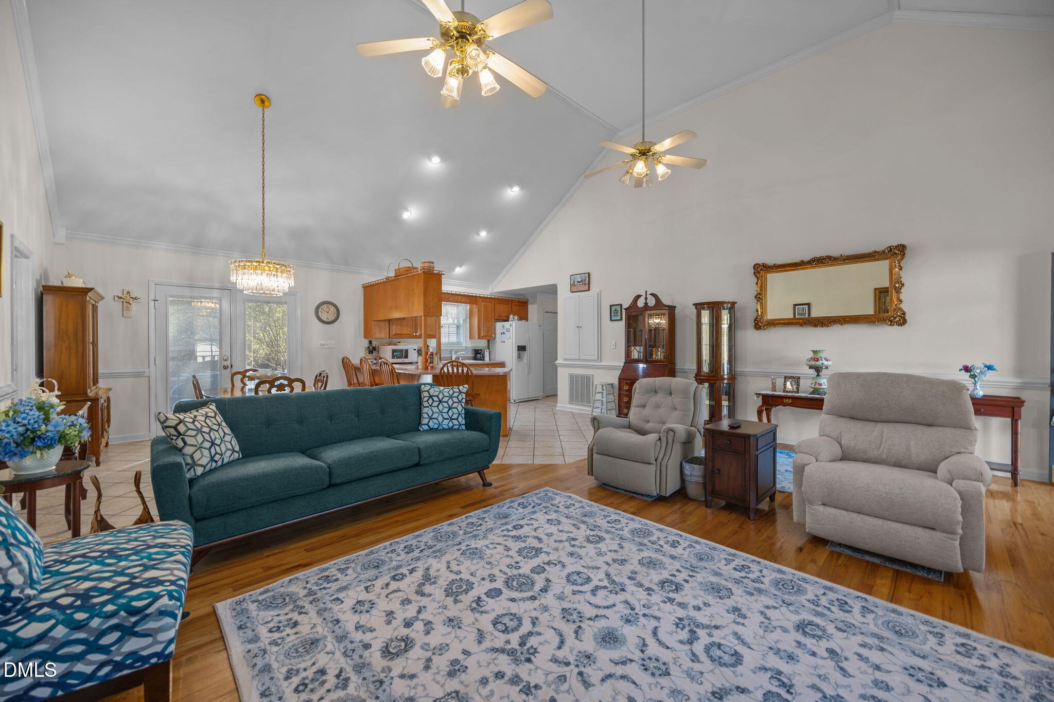 112 S Lakeside Drive