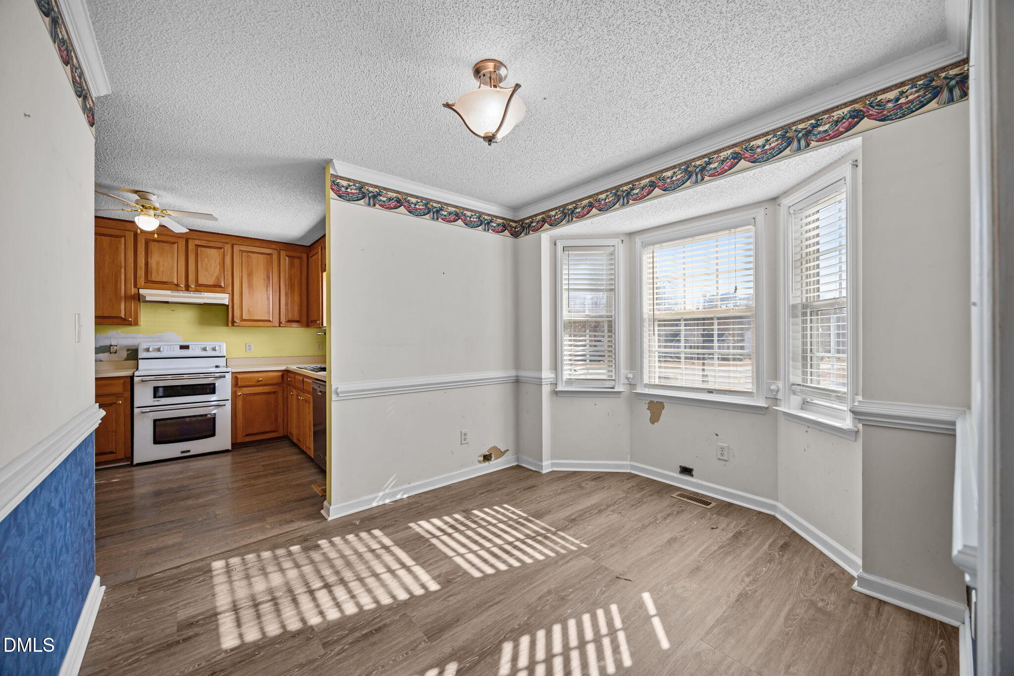 6304 Walnut Glen Drive