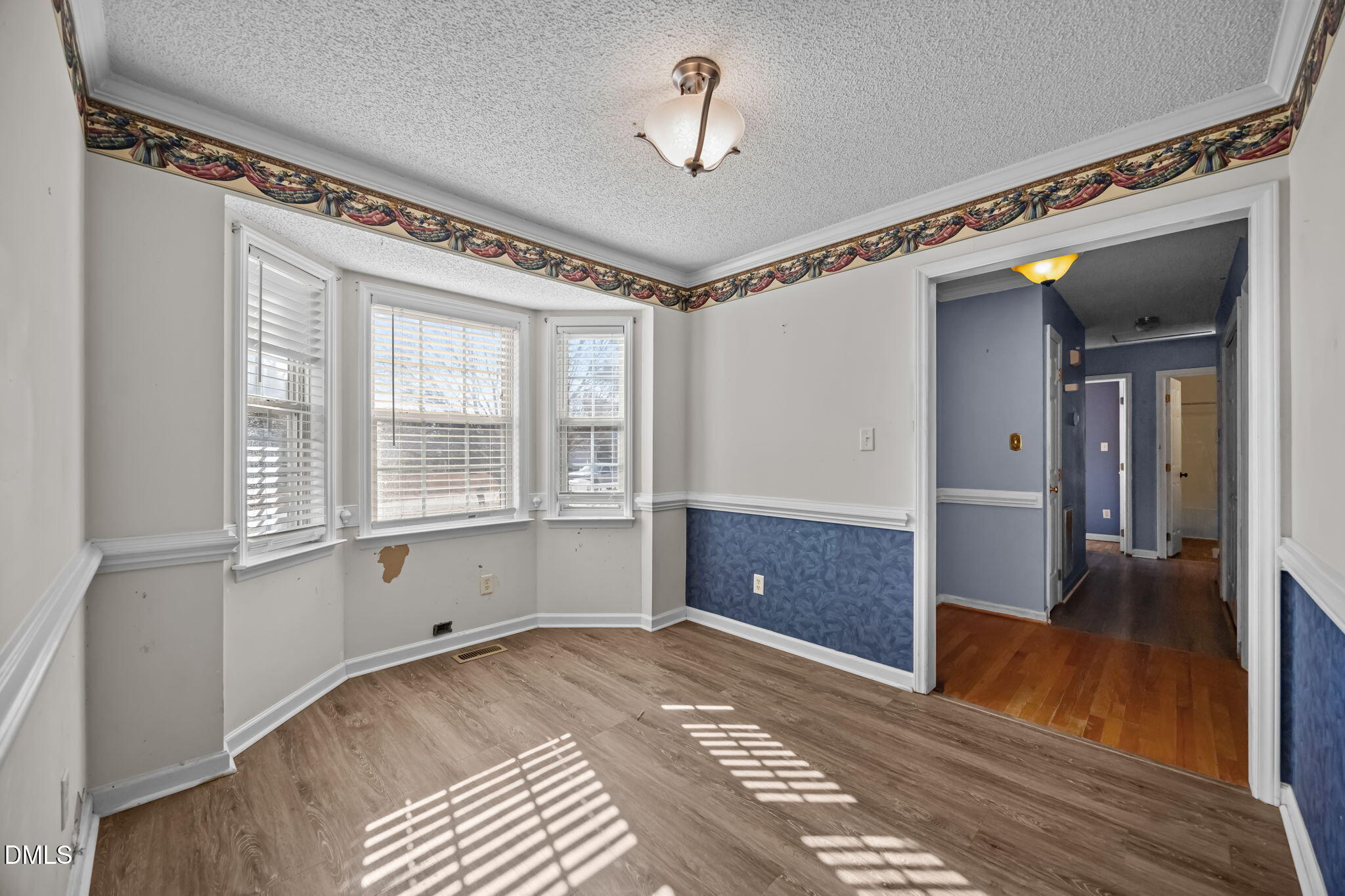 6304 Walnut Glen Drive