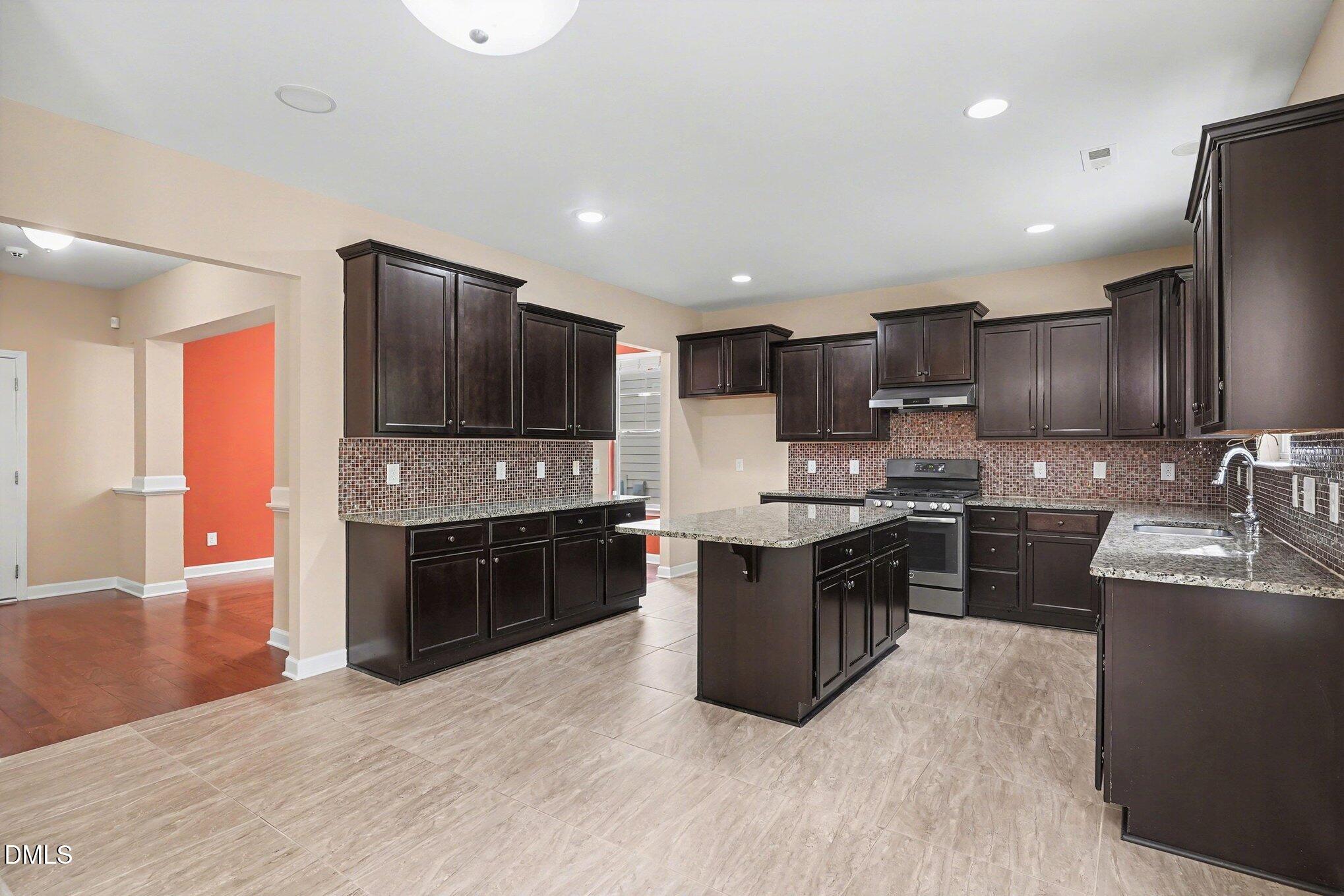 864 Bay Bouquet Lane