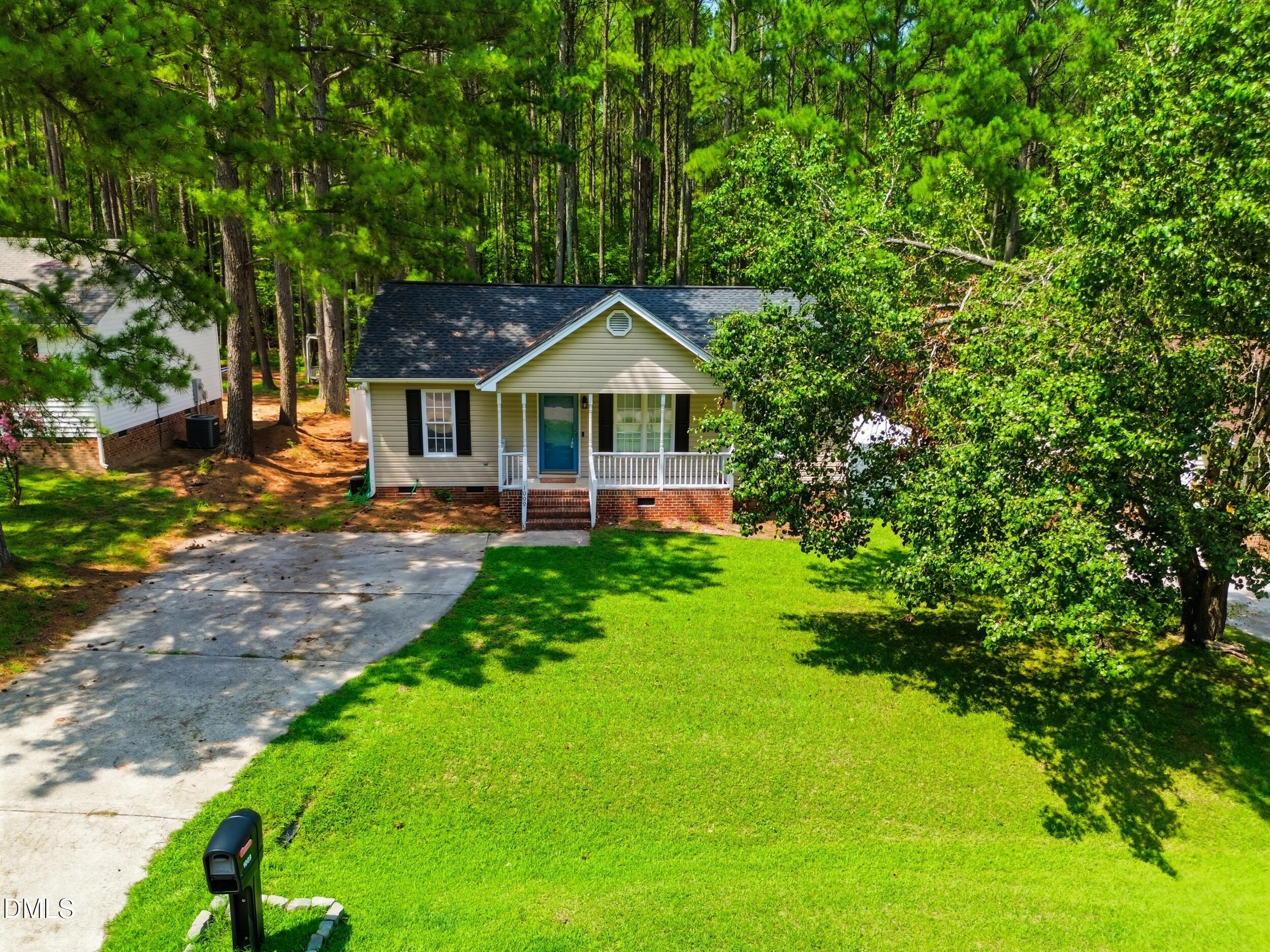 1009 Amber Acres Lane