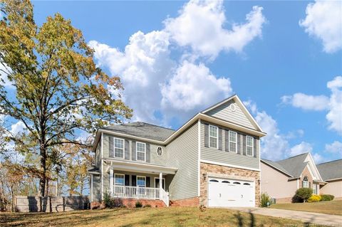 A home in Raeford