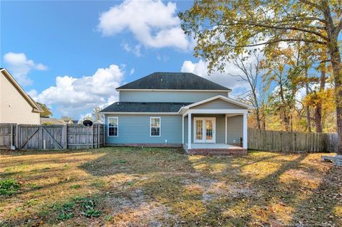 A home in Raeford