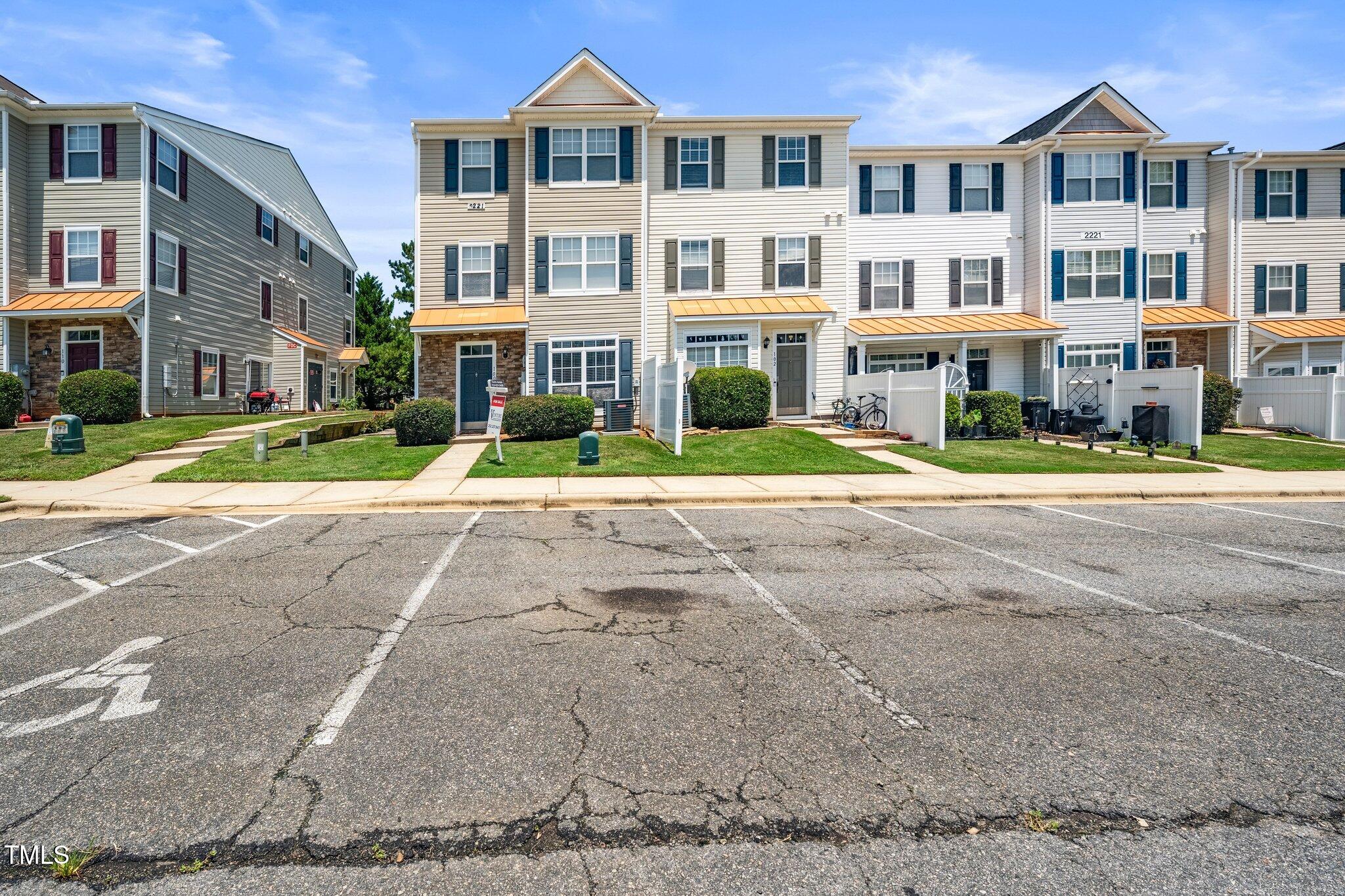 2221 Valley Edge Drive 100