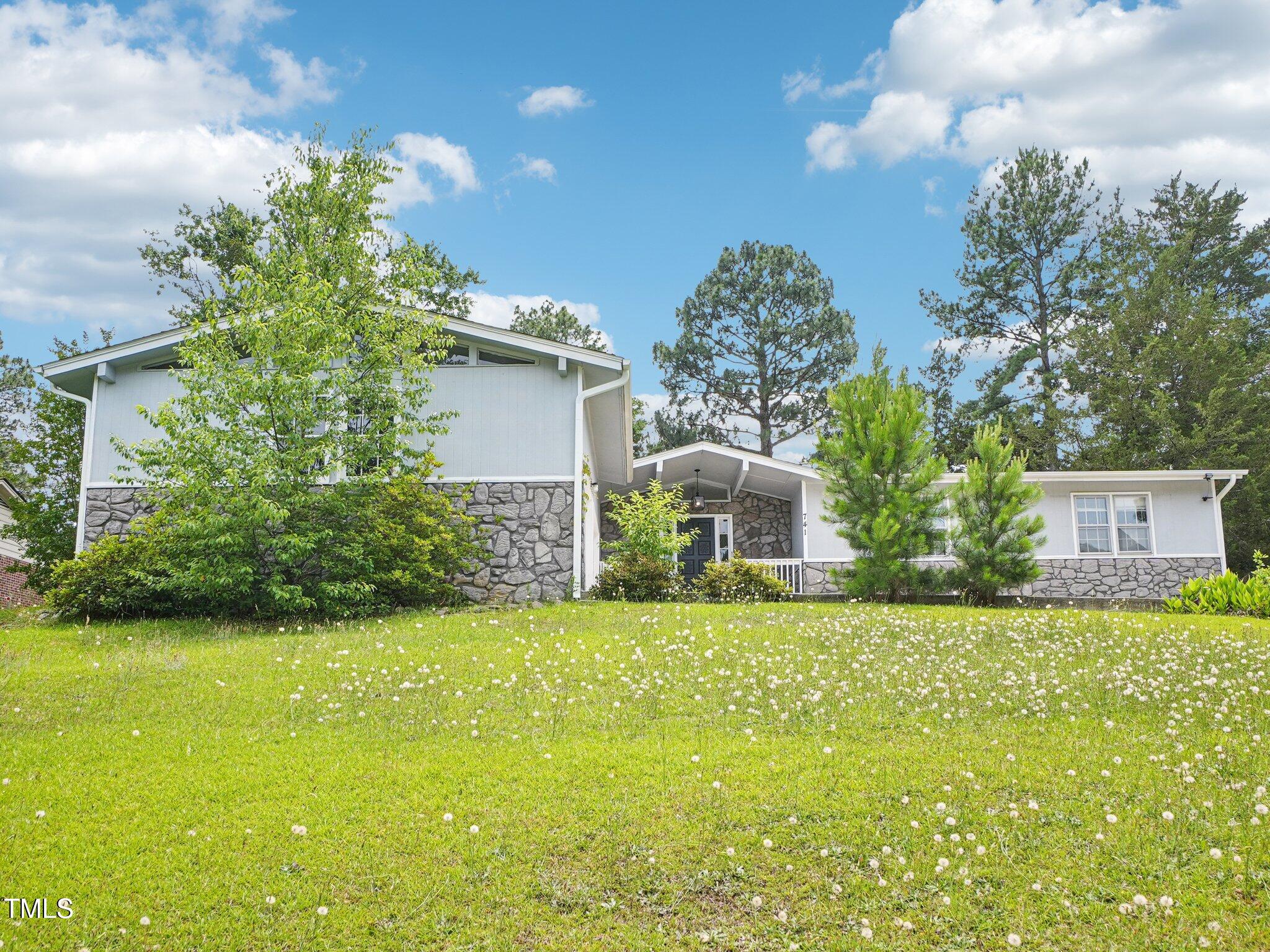 741 Southview Circle