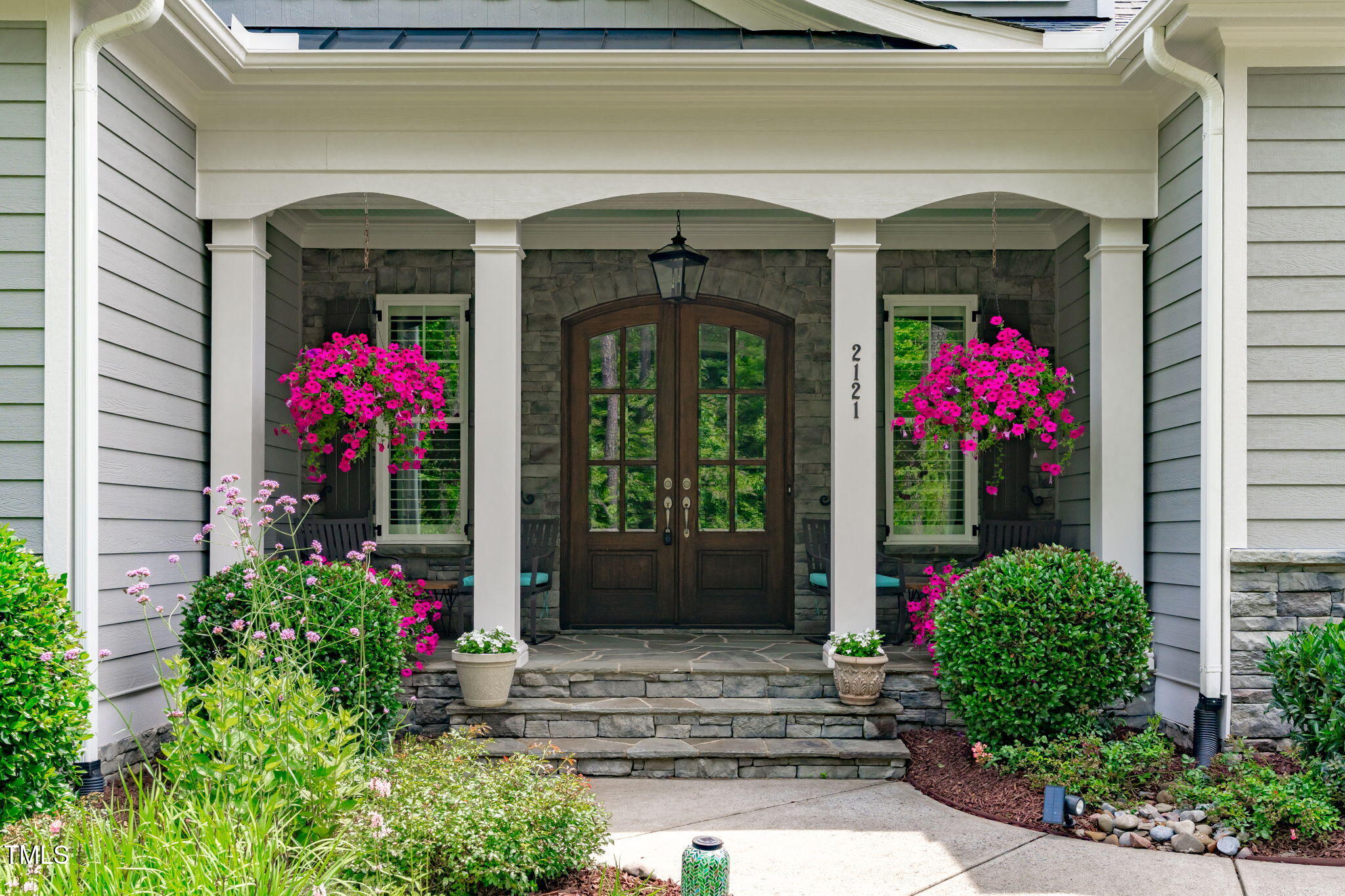2121 Vecchio Lane
