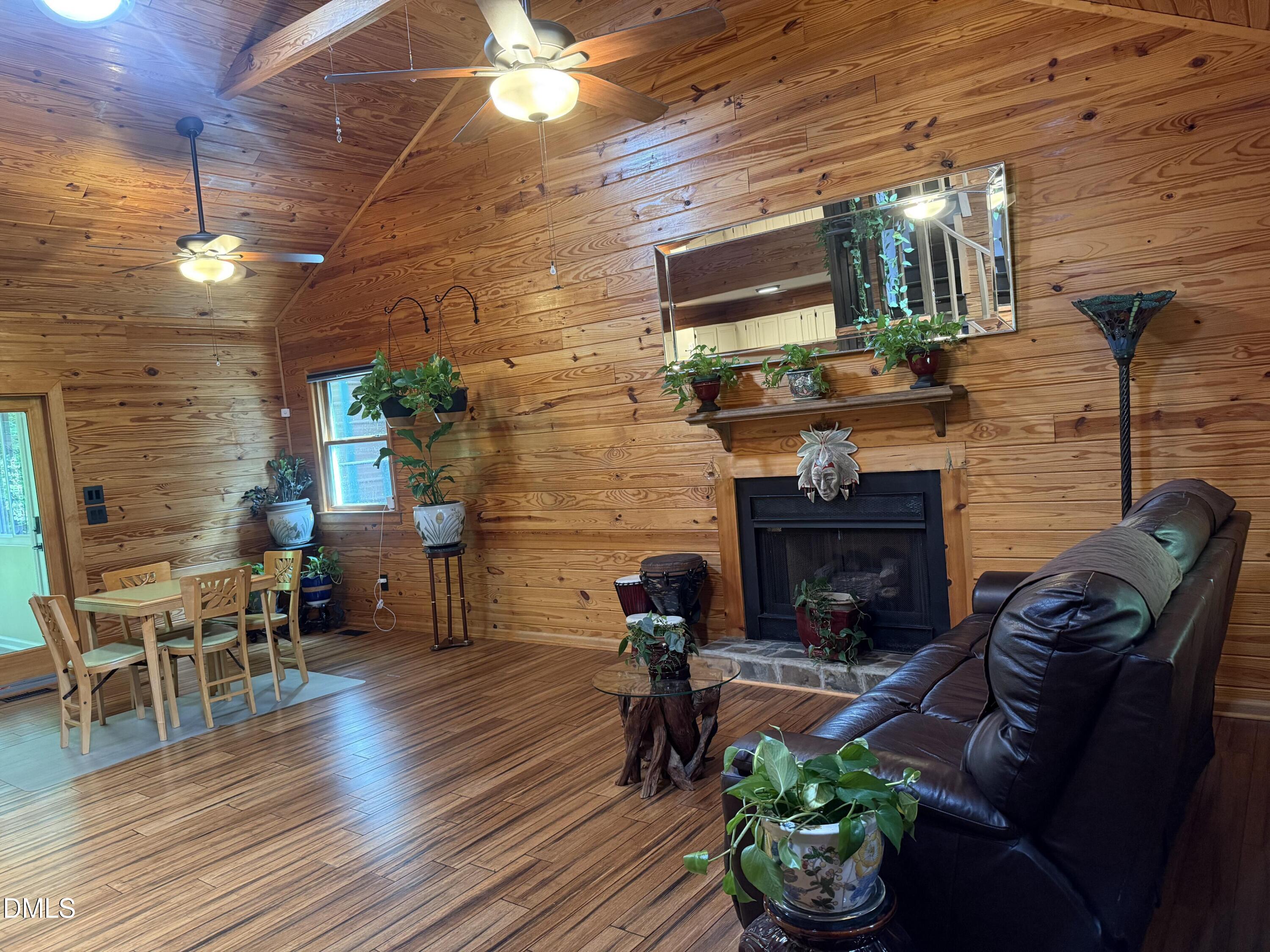 3216 Oak Knob Court