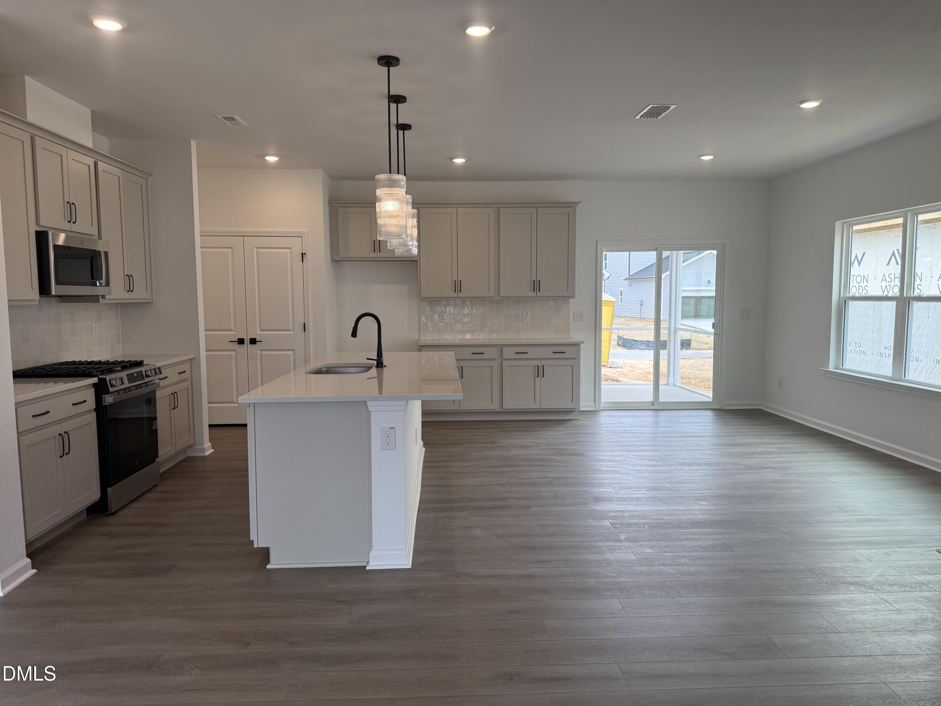 2816 Quarry Road 180