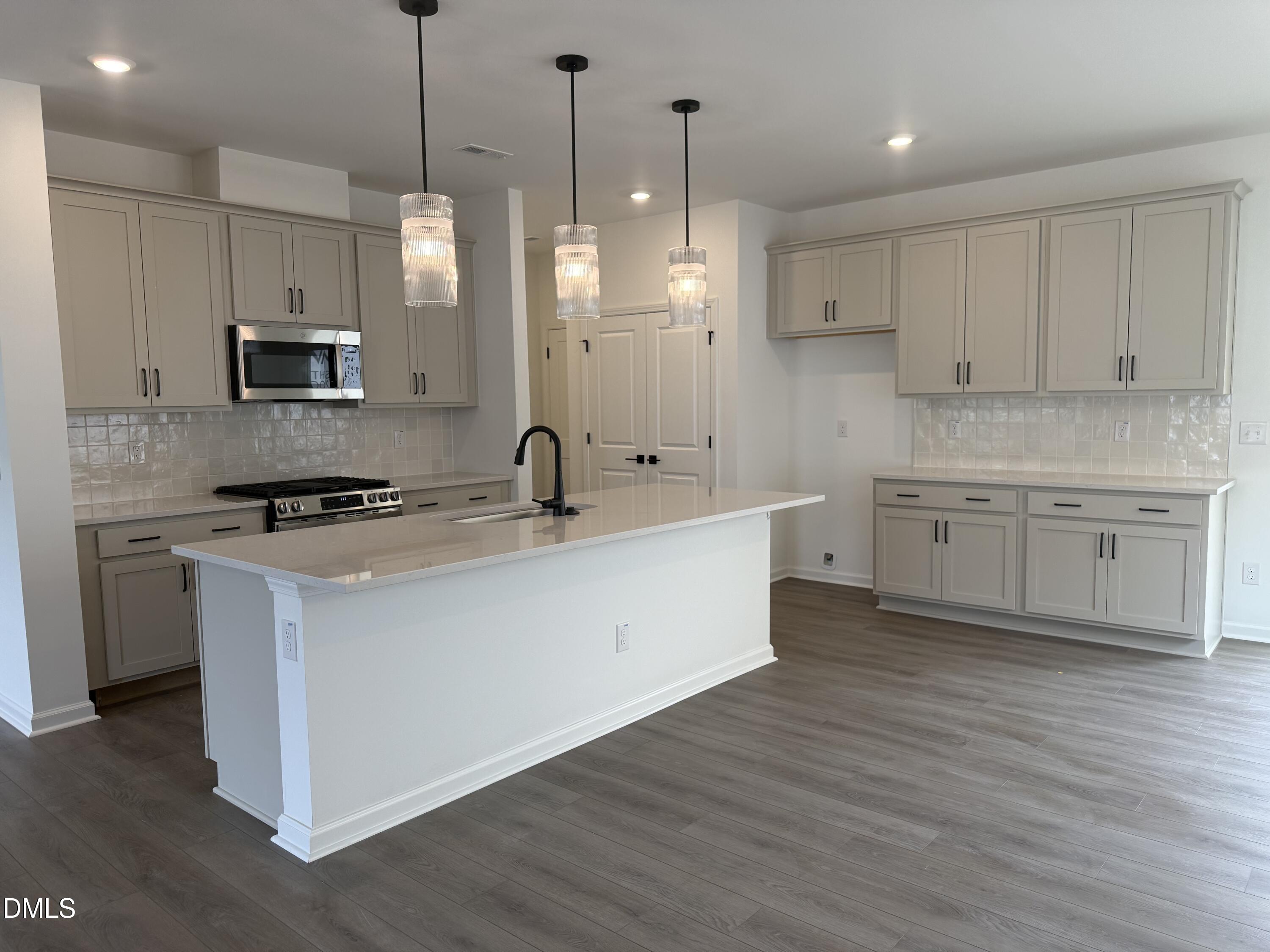 2816 Quarry Road 180