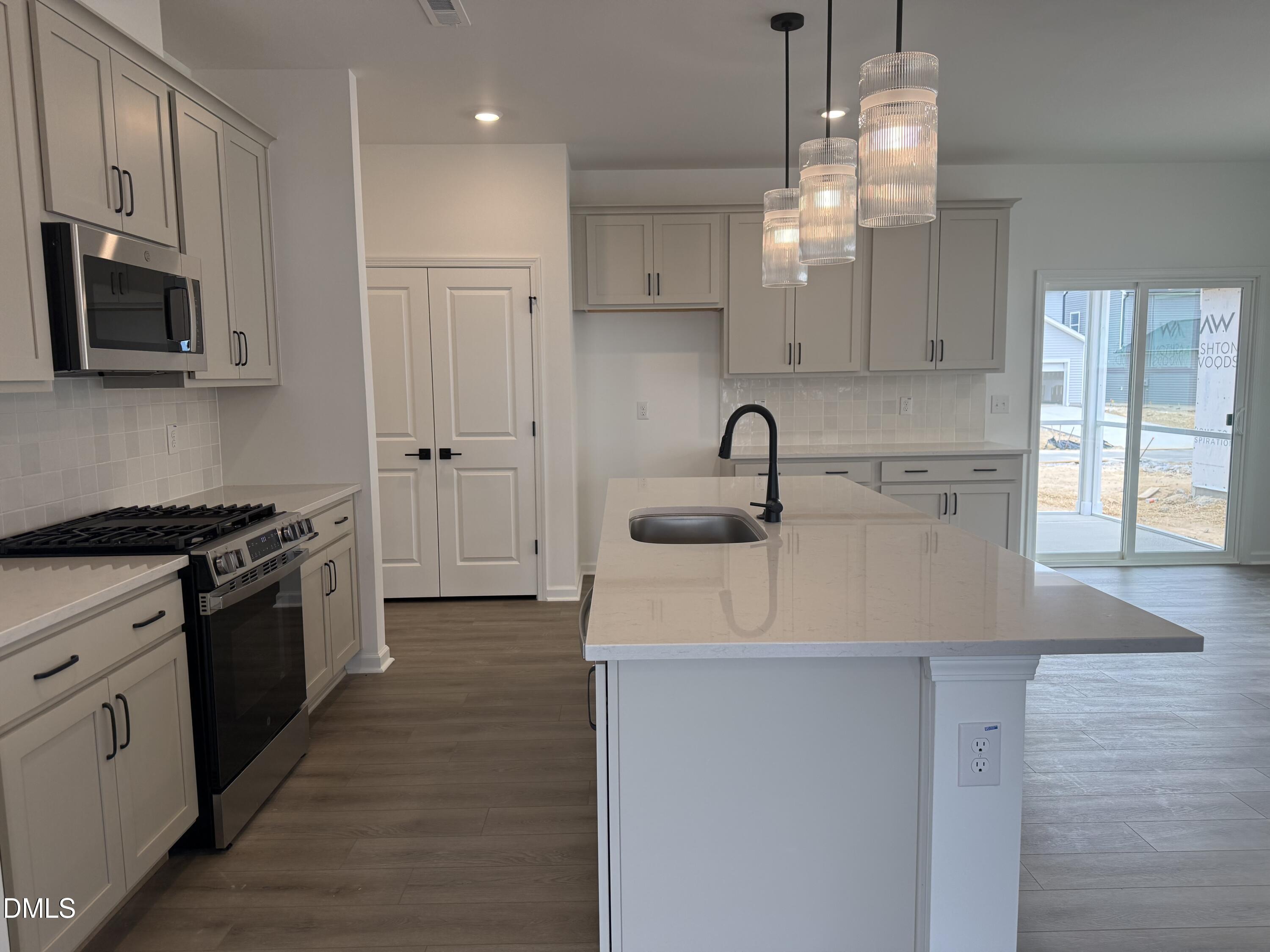 2816 Quarry Road 180