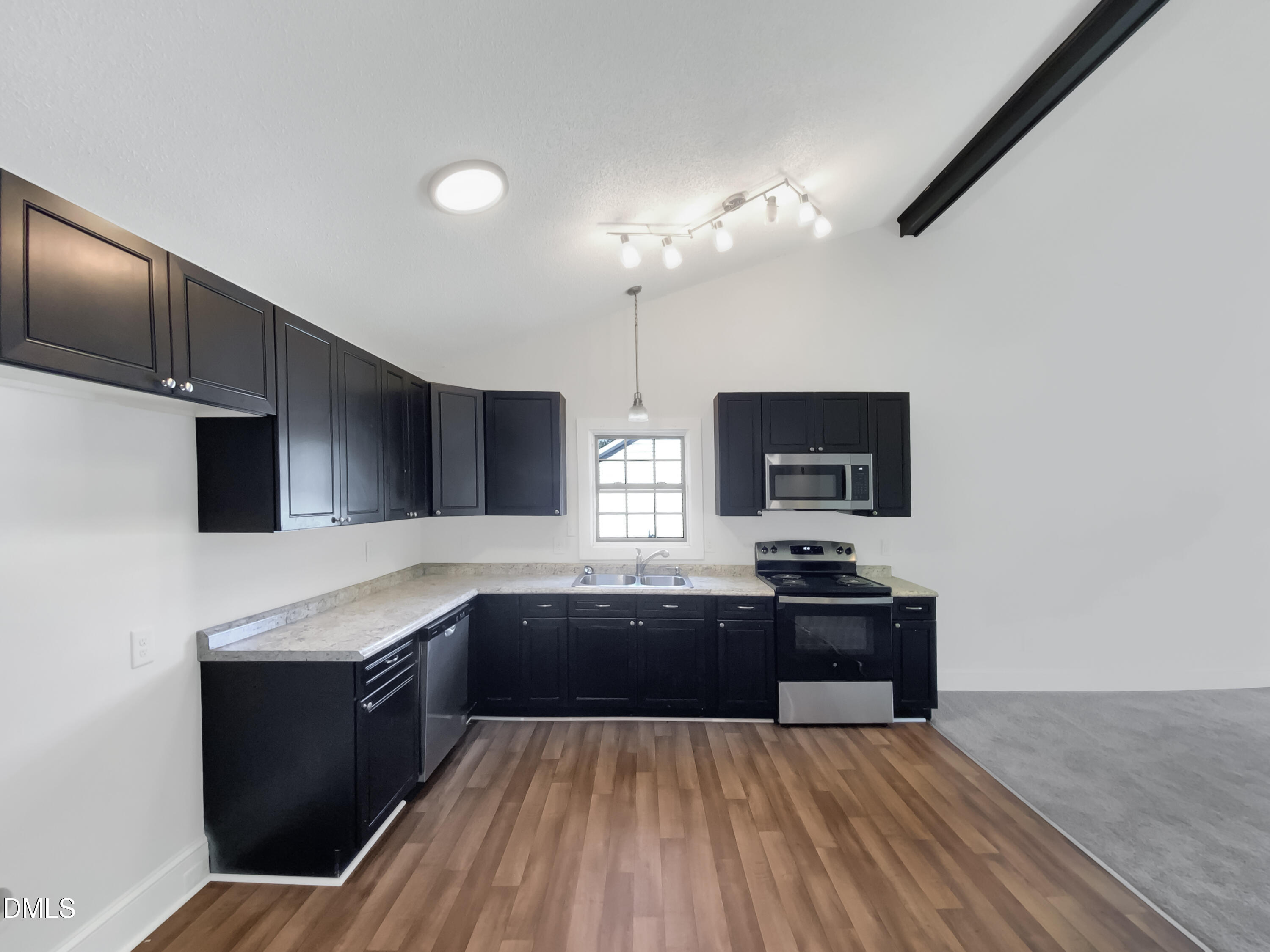 1405 Cross Link Road