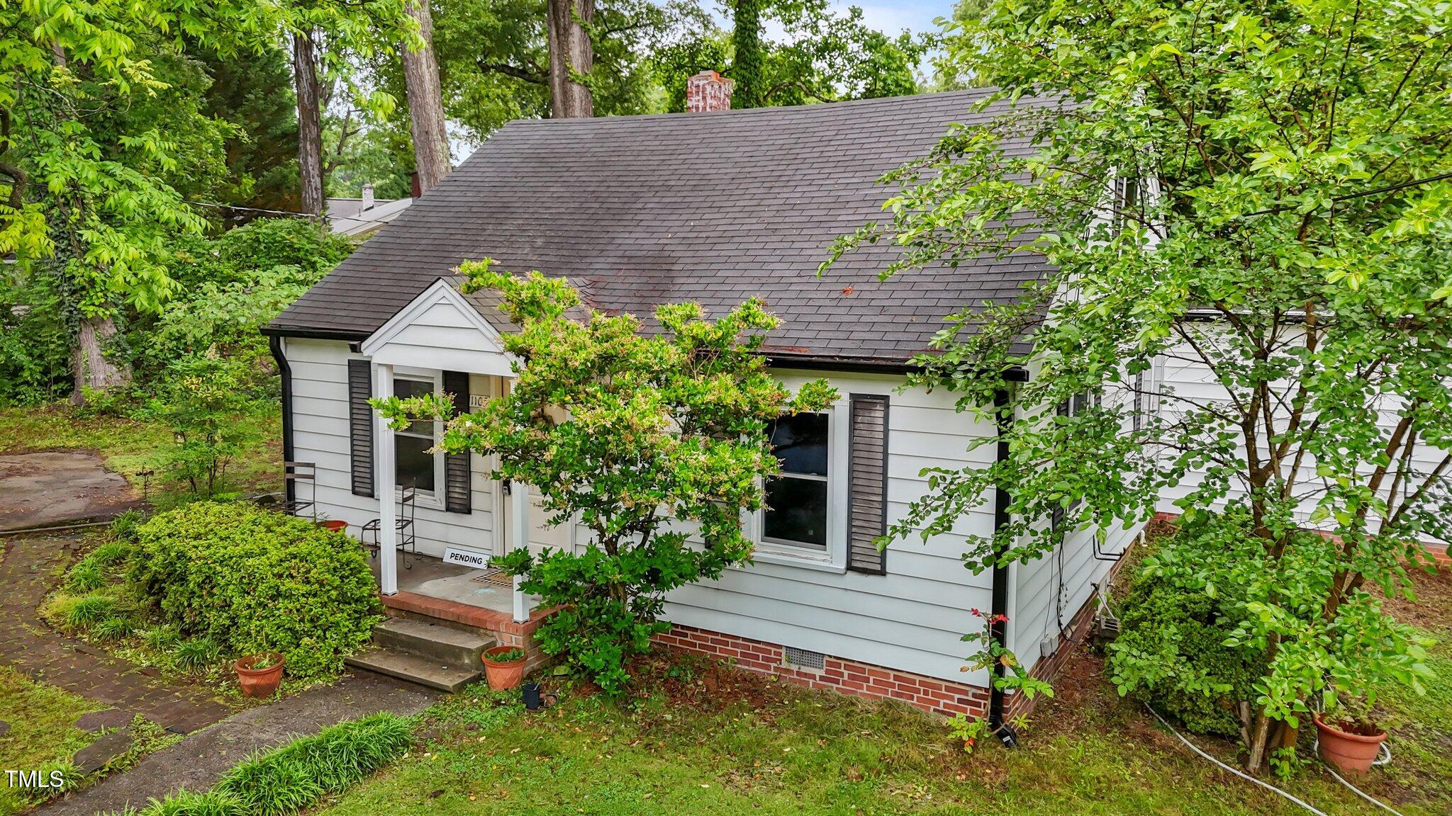 1105 Hawthorne Lane