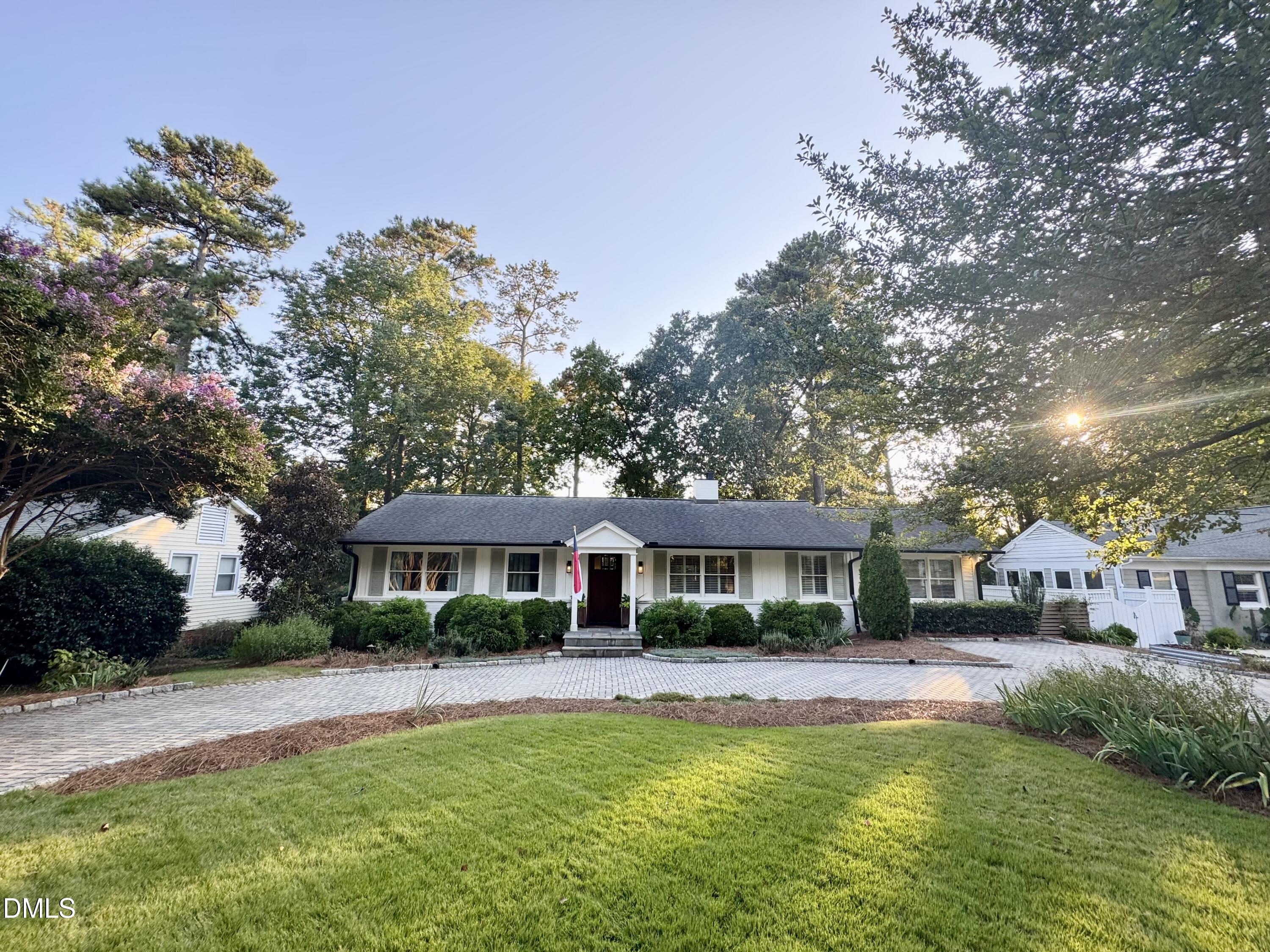 212 E Drewry Lane