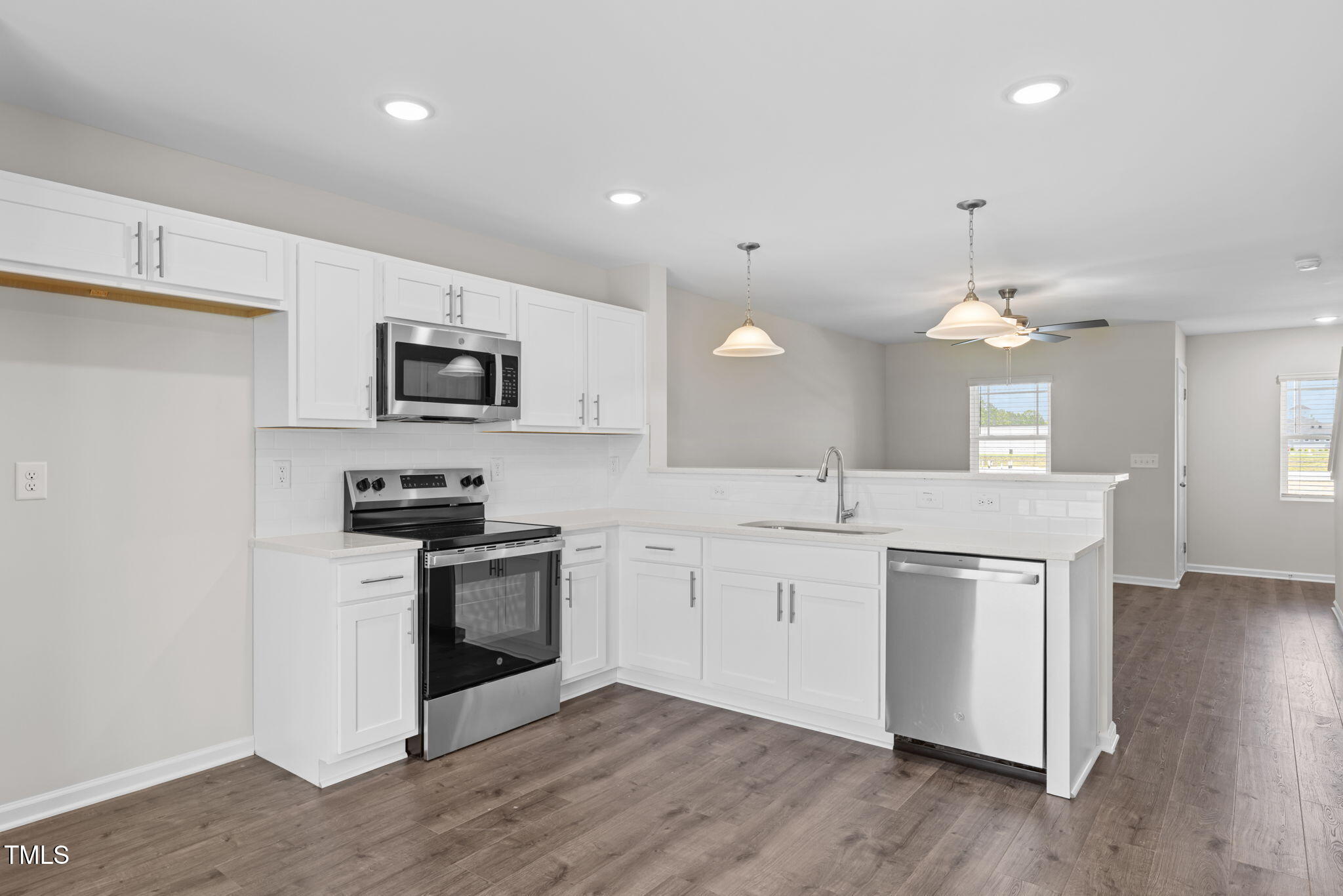 1043 Peony Lane