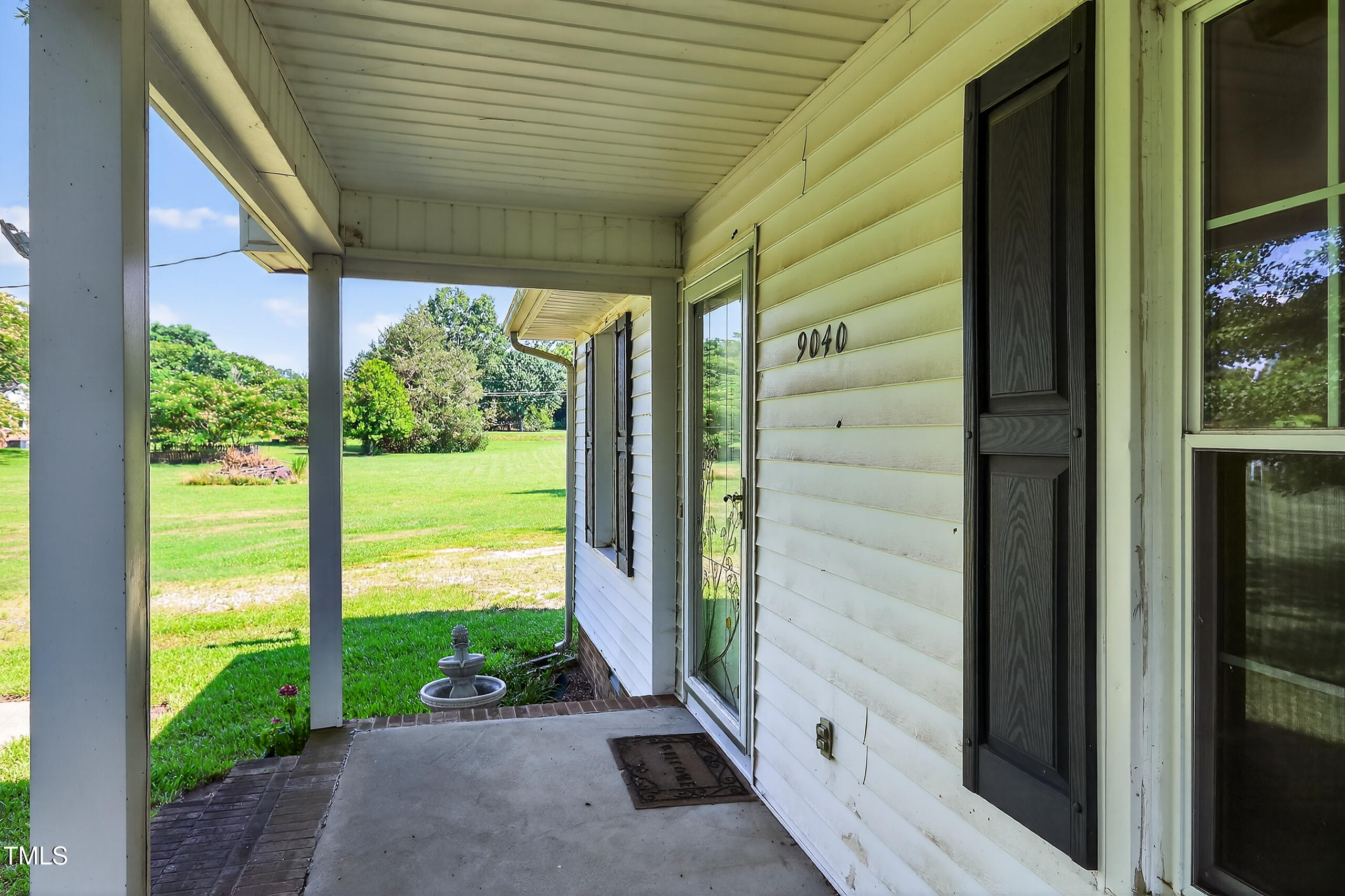 9040 Dukes Lake Road