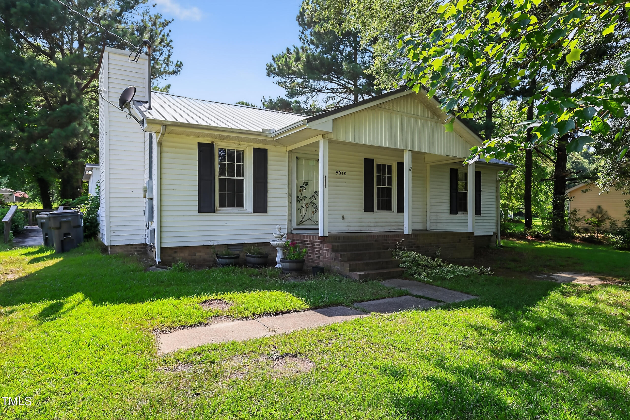 9040 Dukes Lake Road