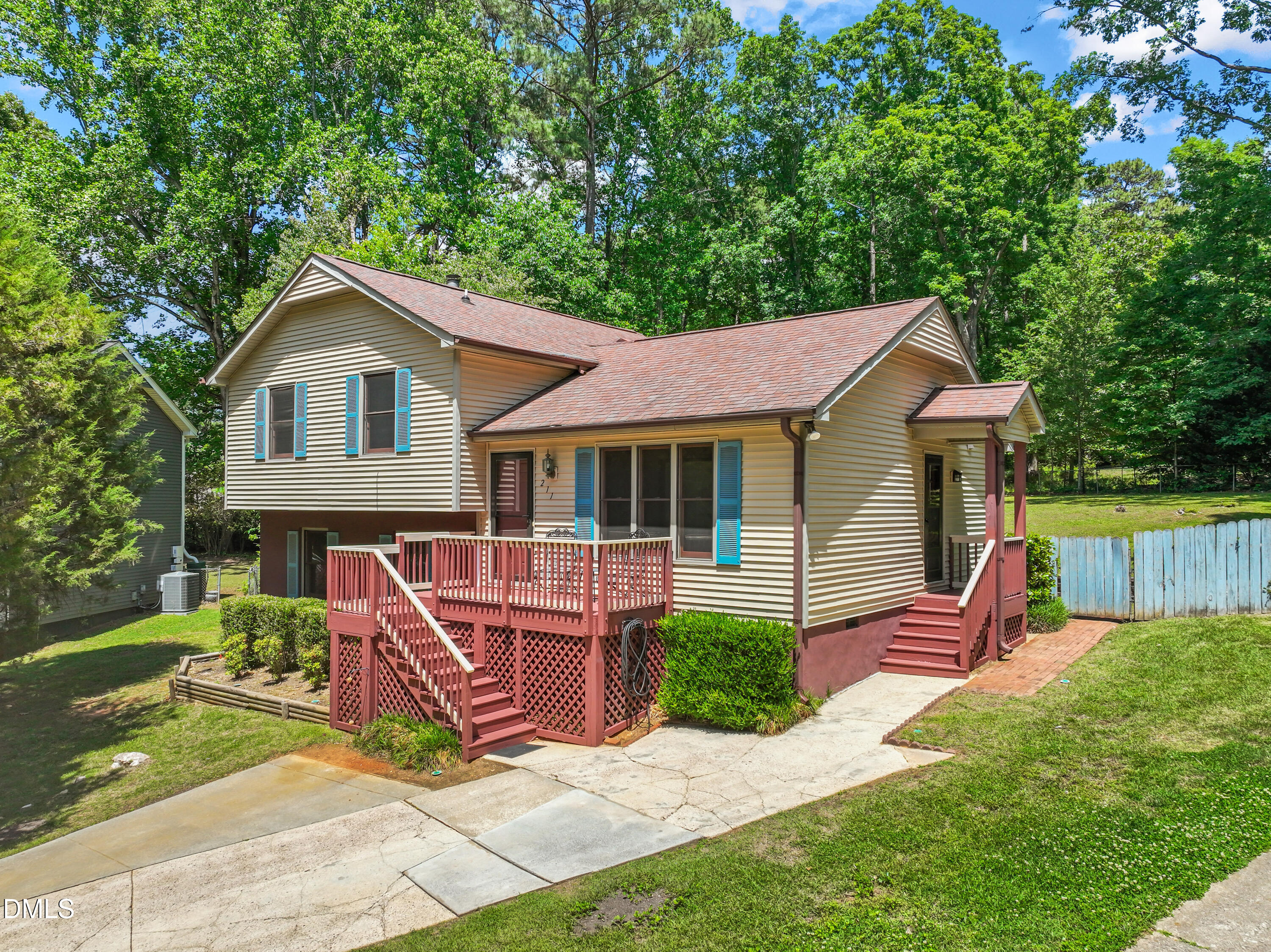 211 Esquire Lane