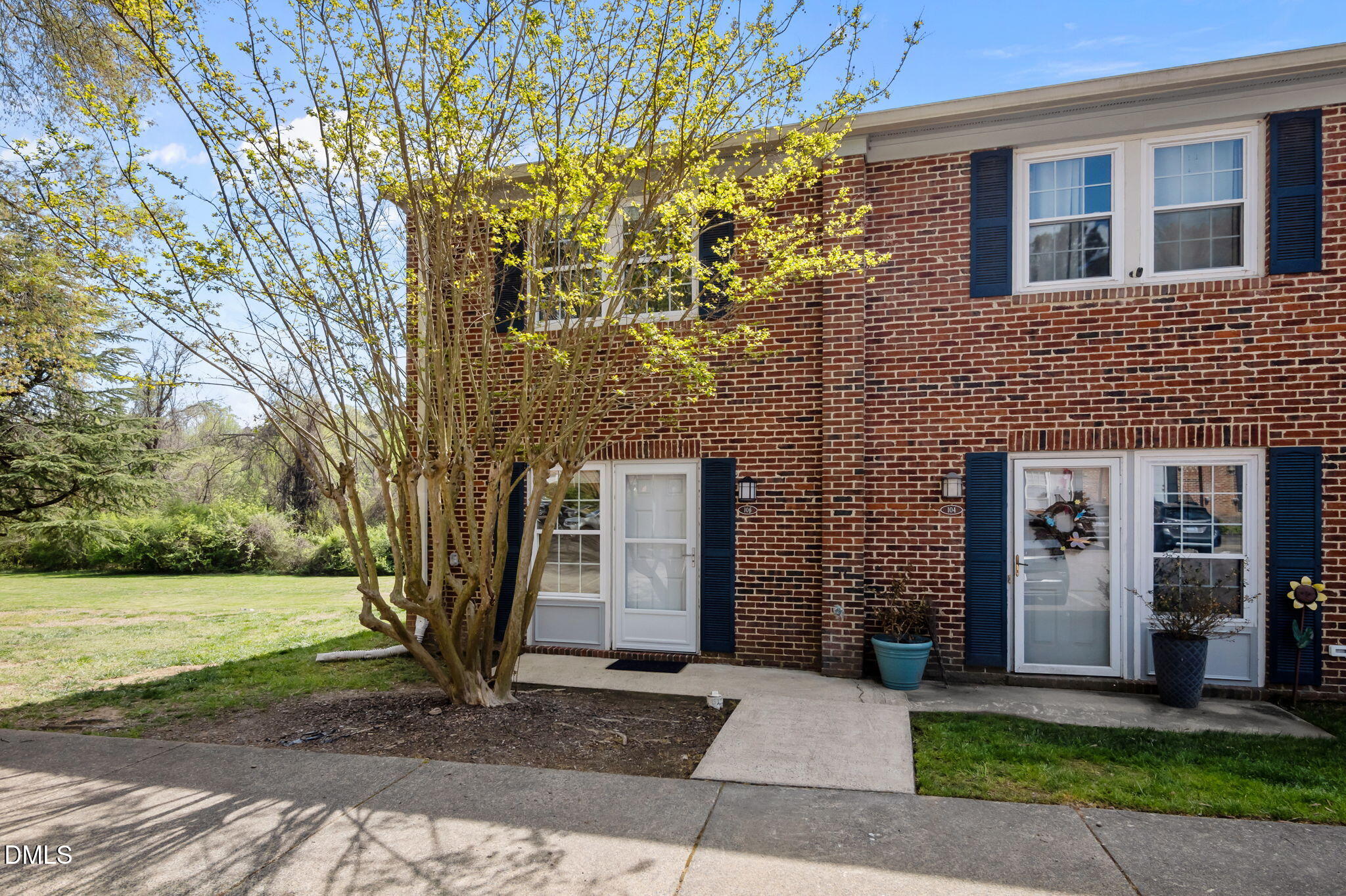 106 Chaucer Court
