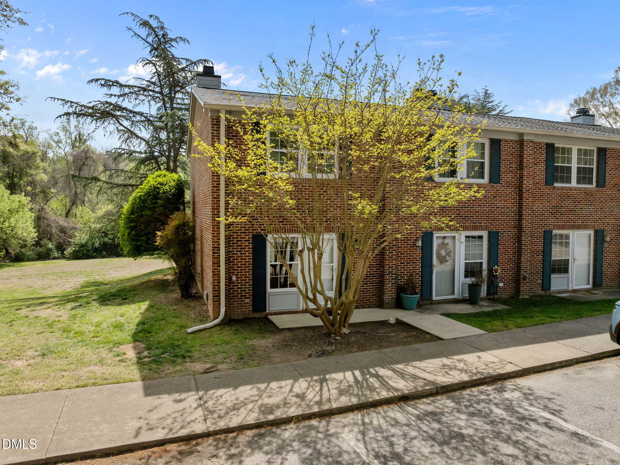 106 Chaucer Court