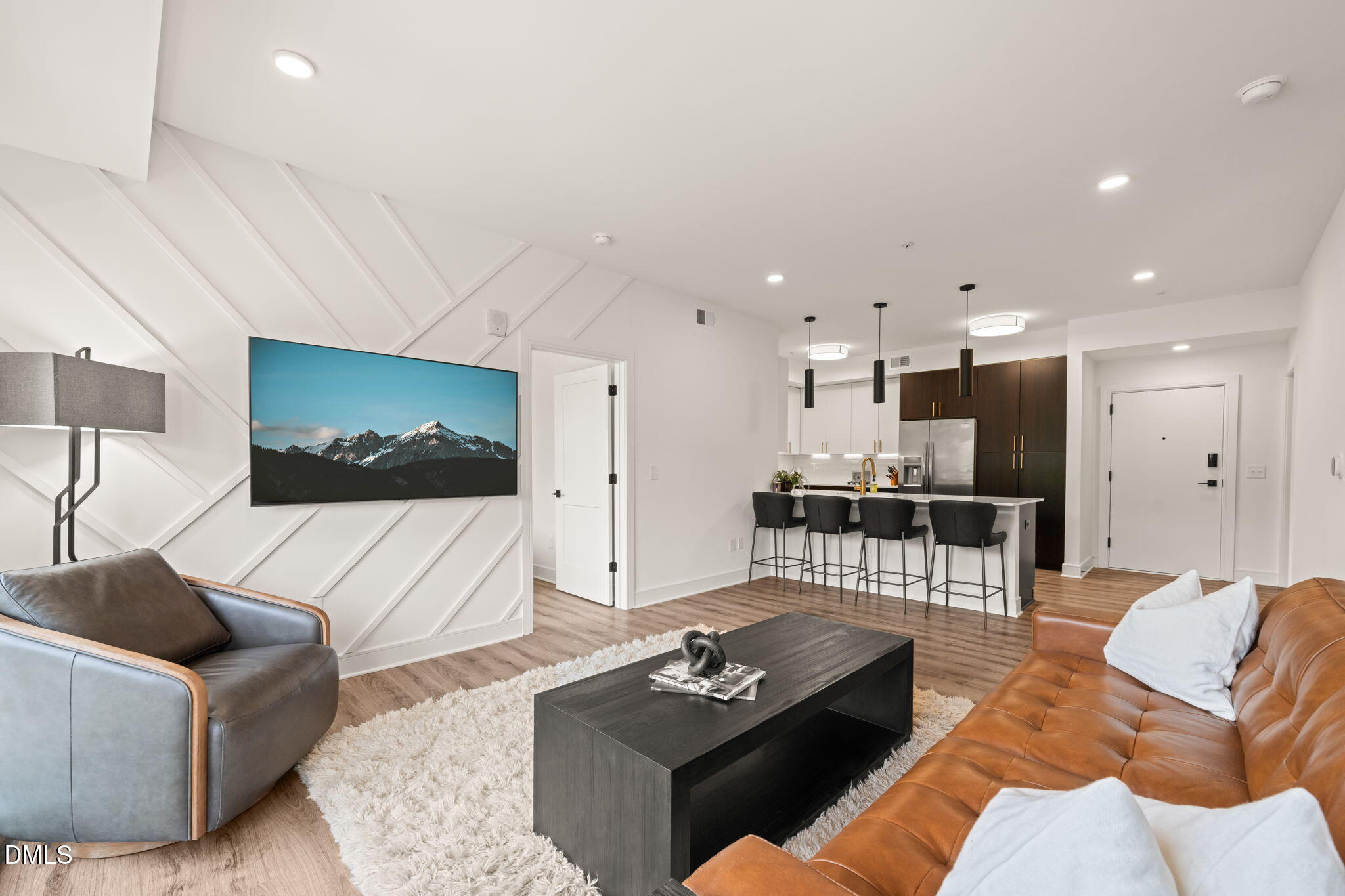 615 W Peace Street , 207