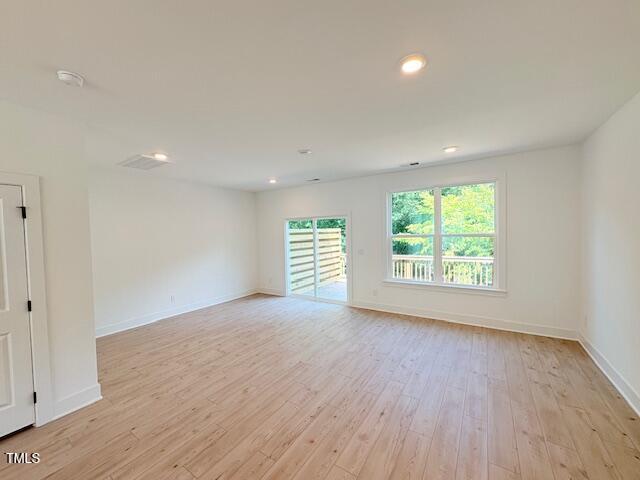 1005 Regalia Road 32