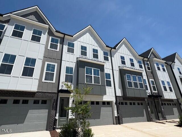 1005 Regalia Road 32