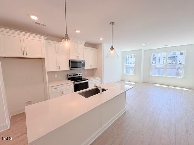 1005 Regalia Road 32