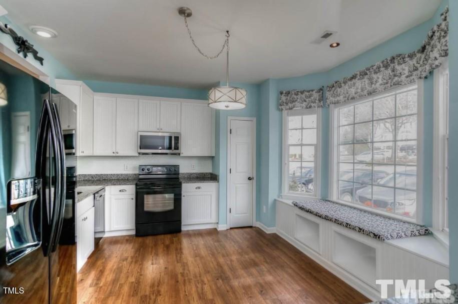 302 Nottinghill Walk