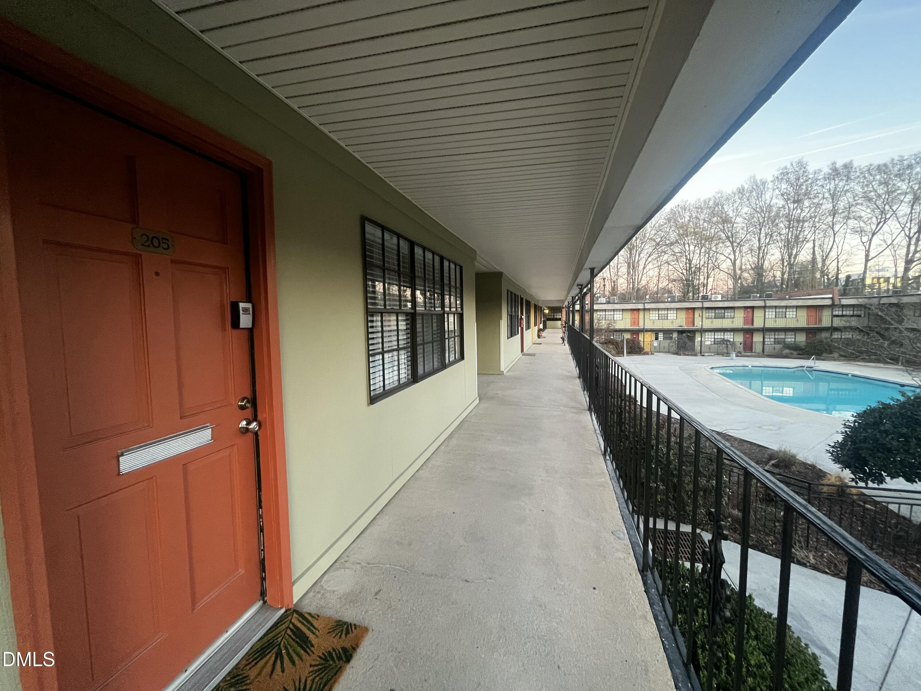 807 W Trinity Avenue Apt 205