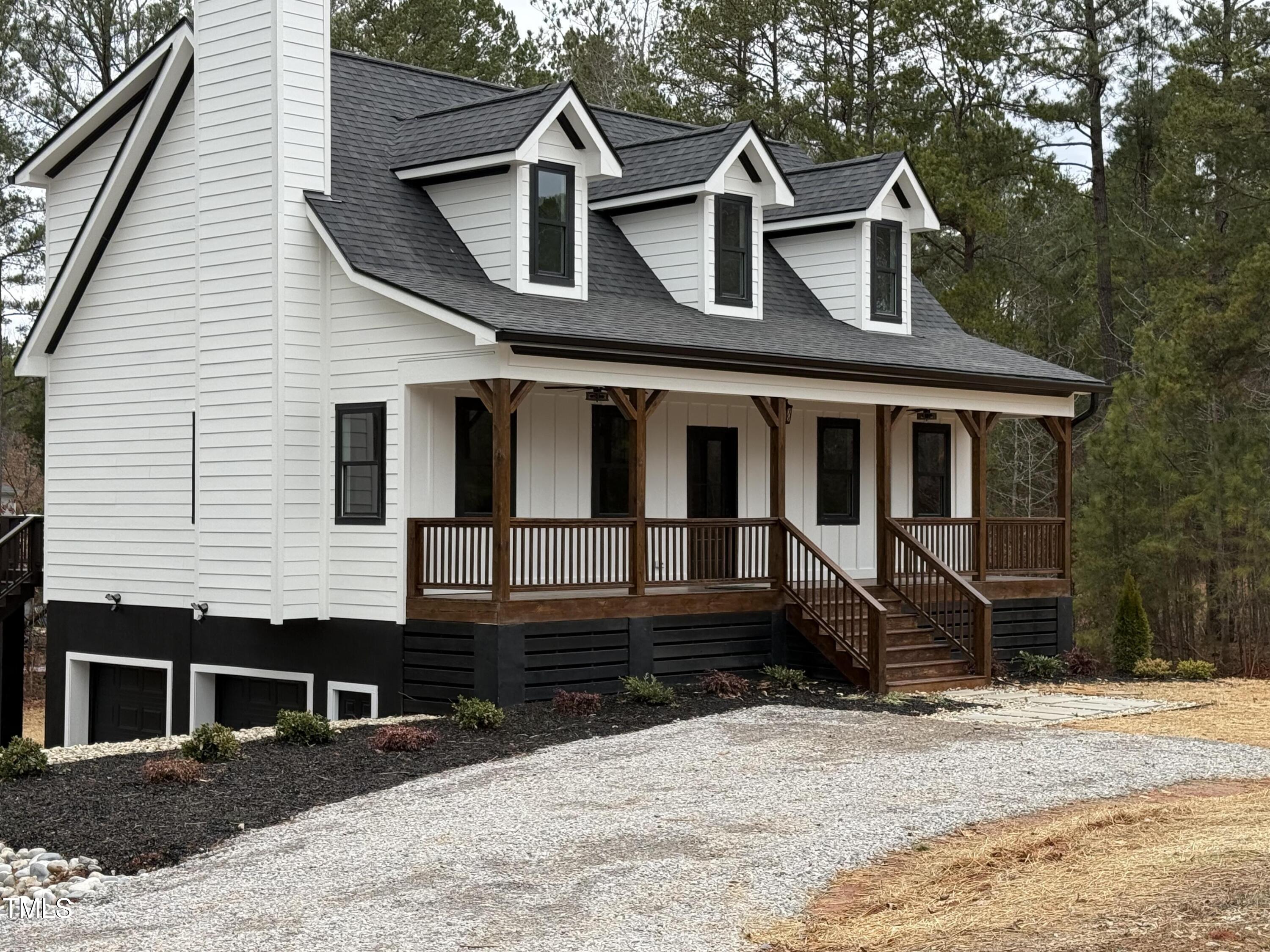 692 Port Drive