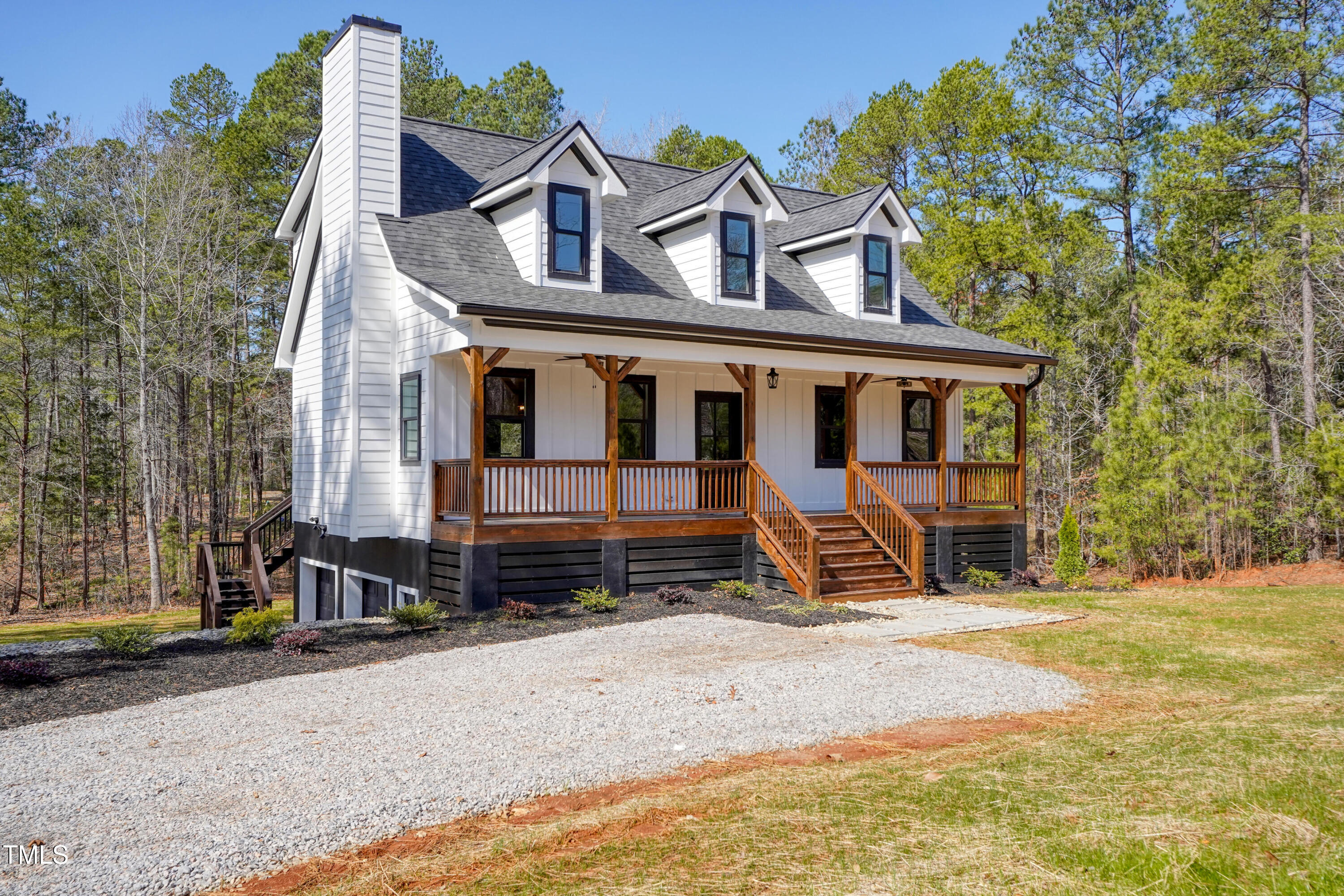 692 Port Drive