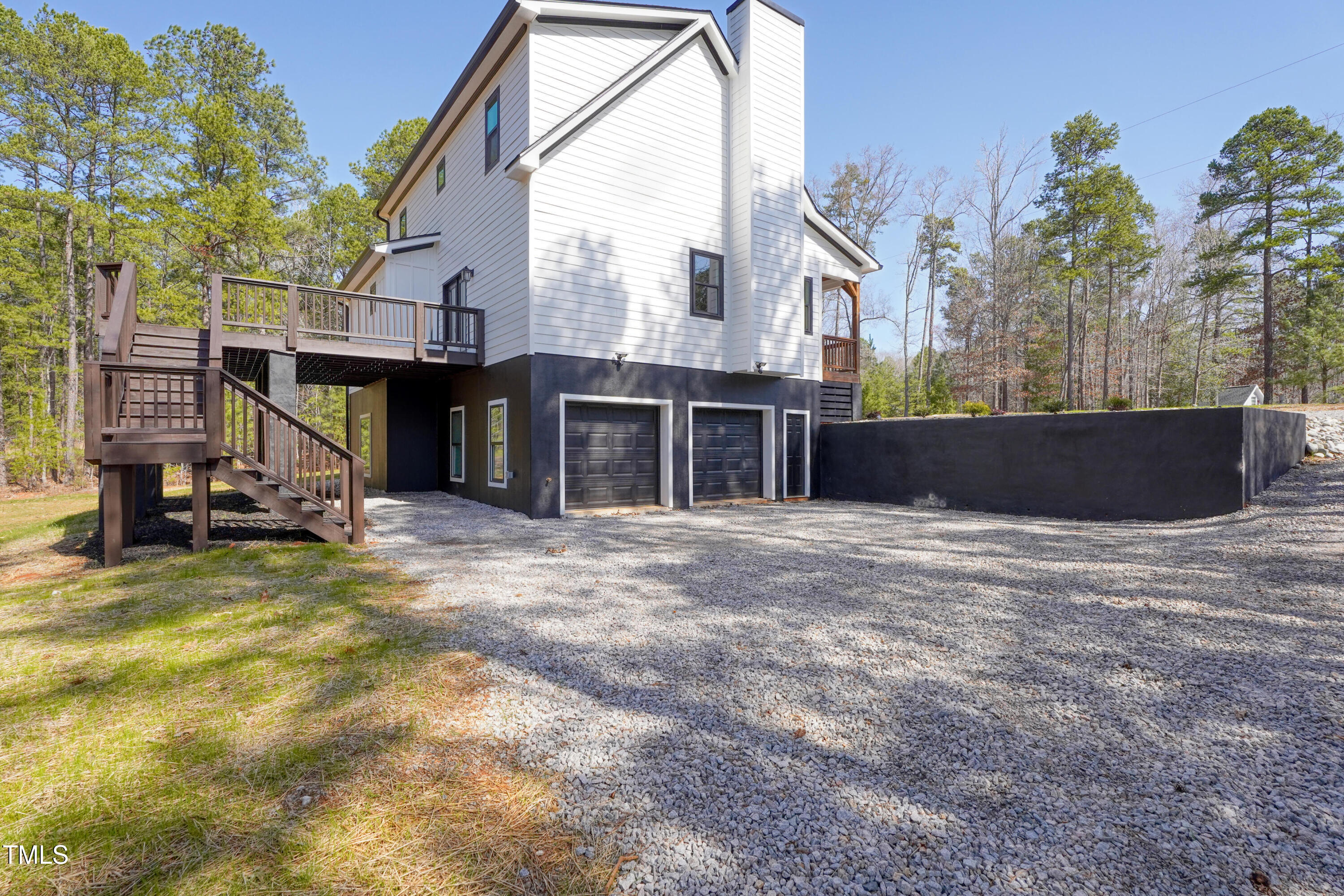 692 Port Drive
