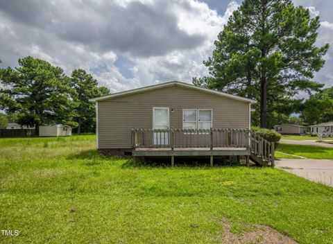 A home in Raeford