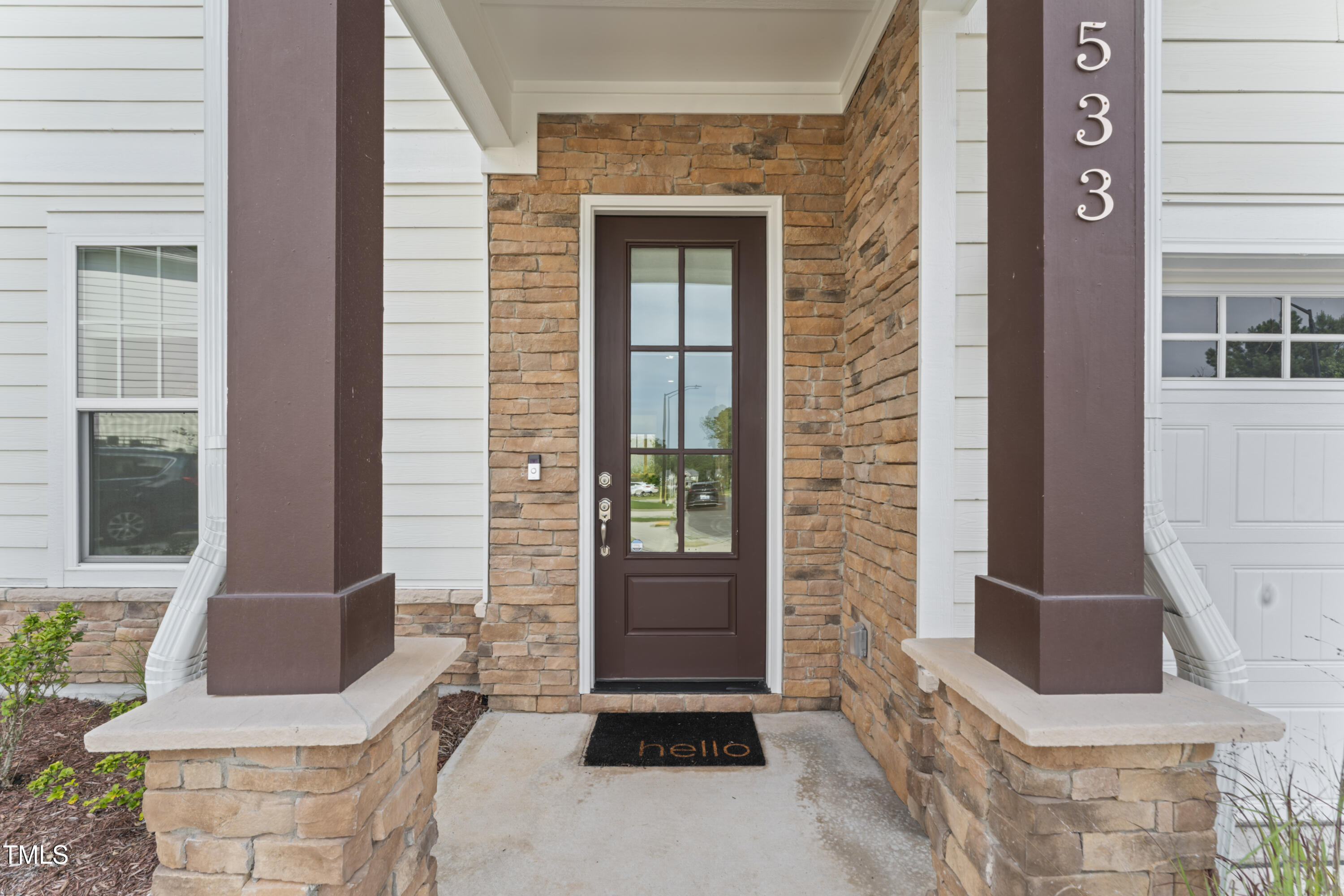 533 Kings Lake Way