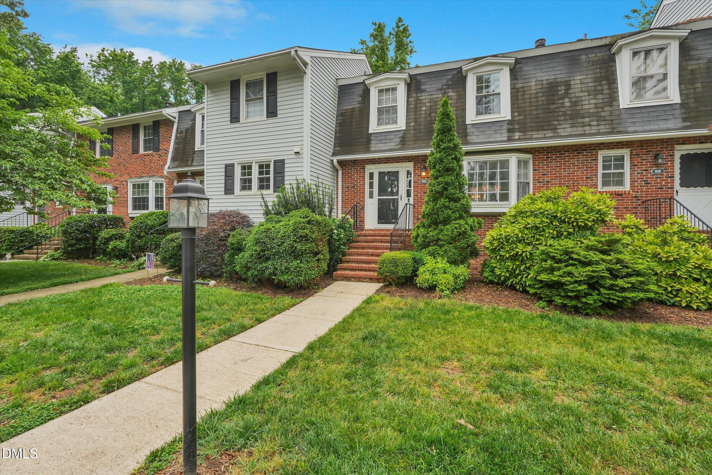 918 Hampshire Court