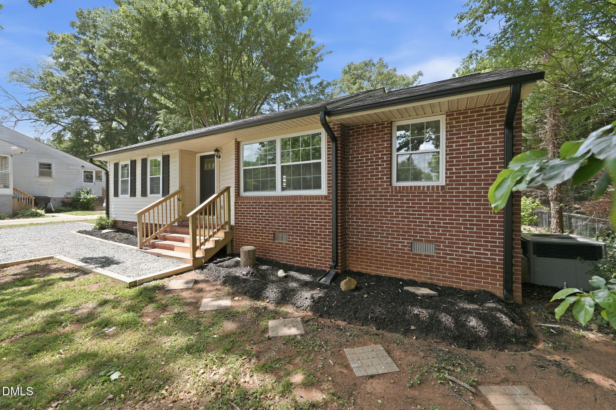 1913 Hilldale Drive