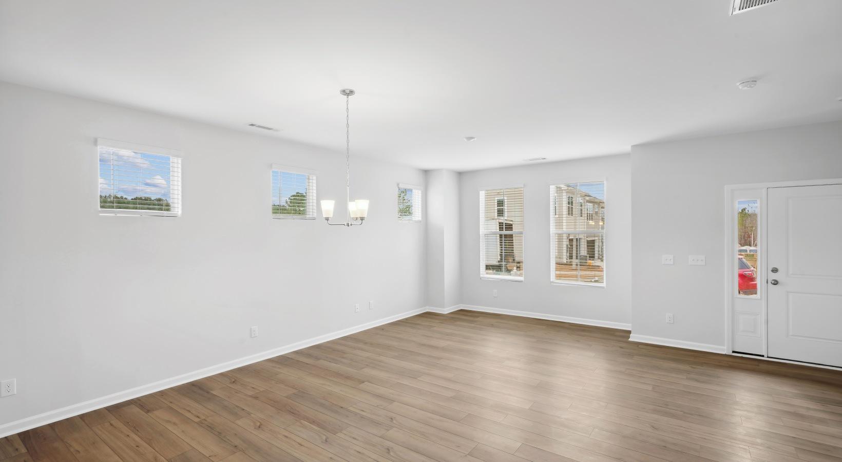 Raleigh, North Carolina 27603, United States, 3 Bedrooms Bedrooms, ,3 BathroomsBathrooms,Residential,Active,61402