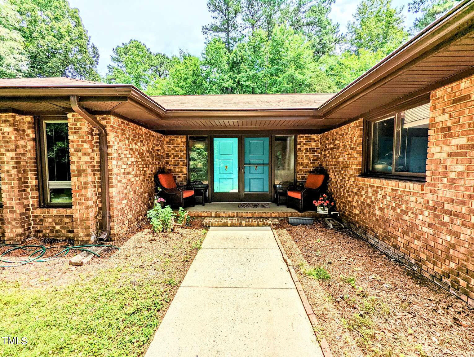 2100 Possum Trot Road