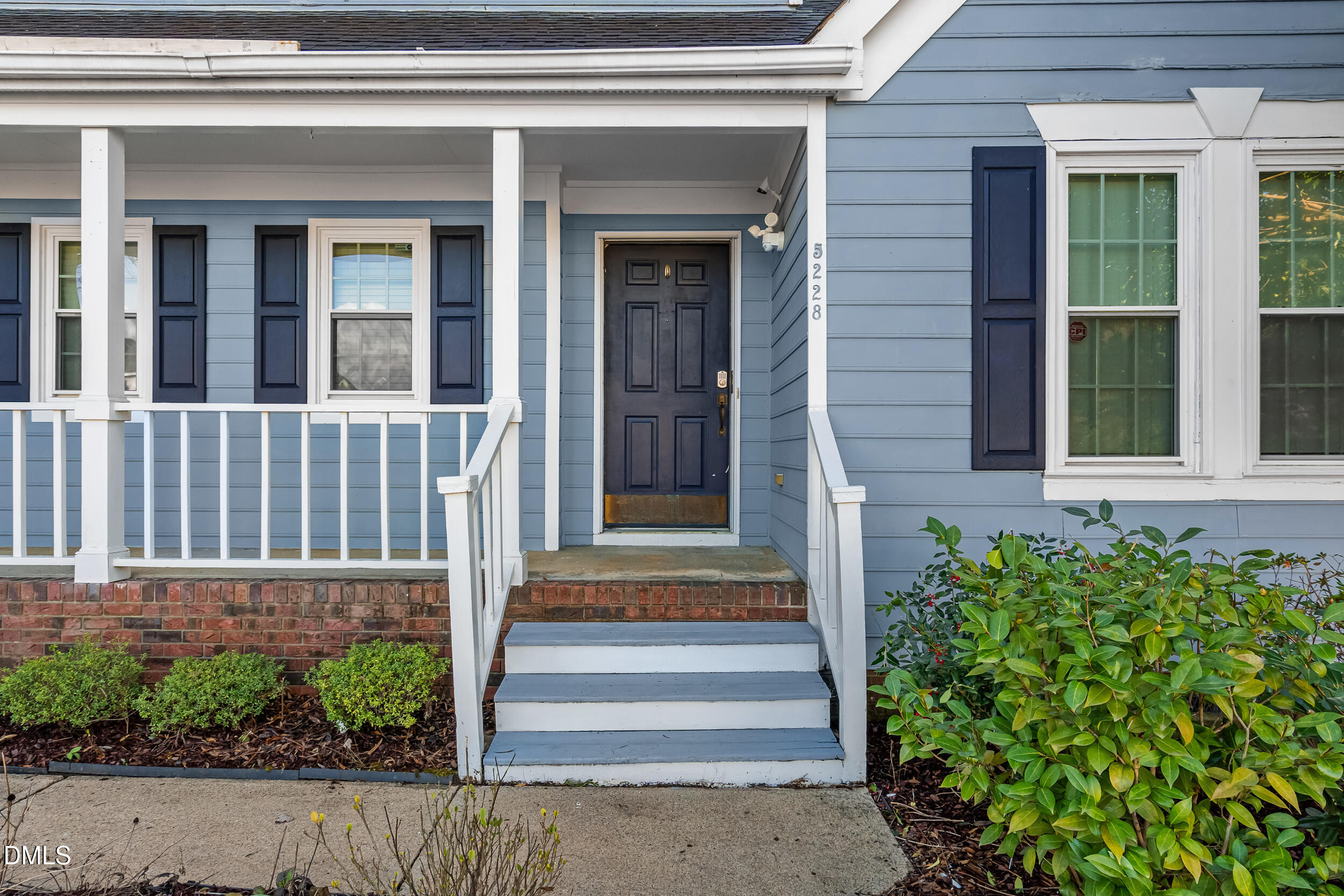 5228 Turf Grass Court