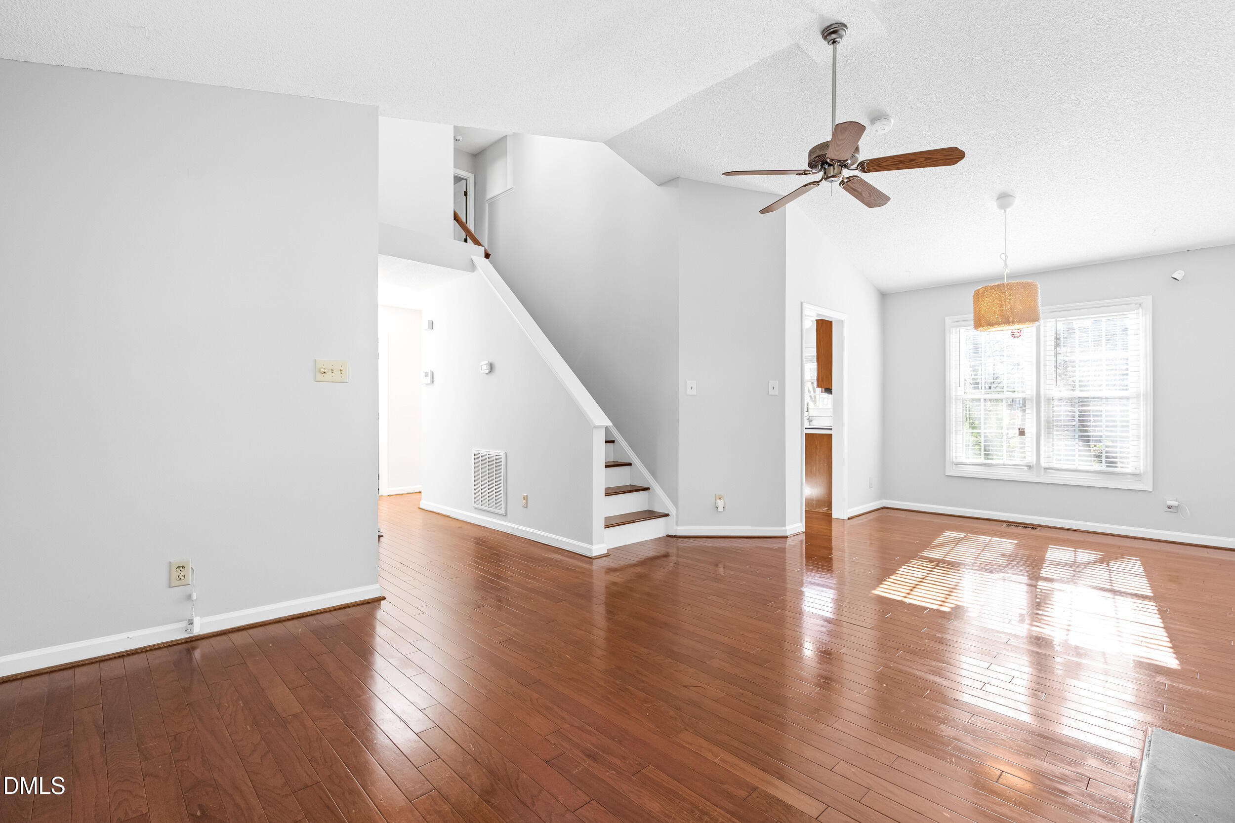 5228 Turf Grass Court