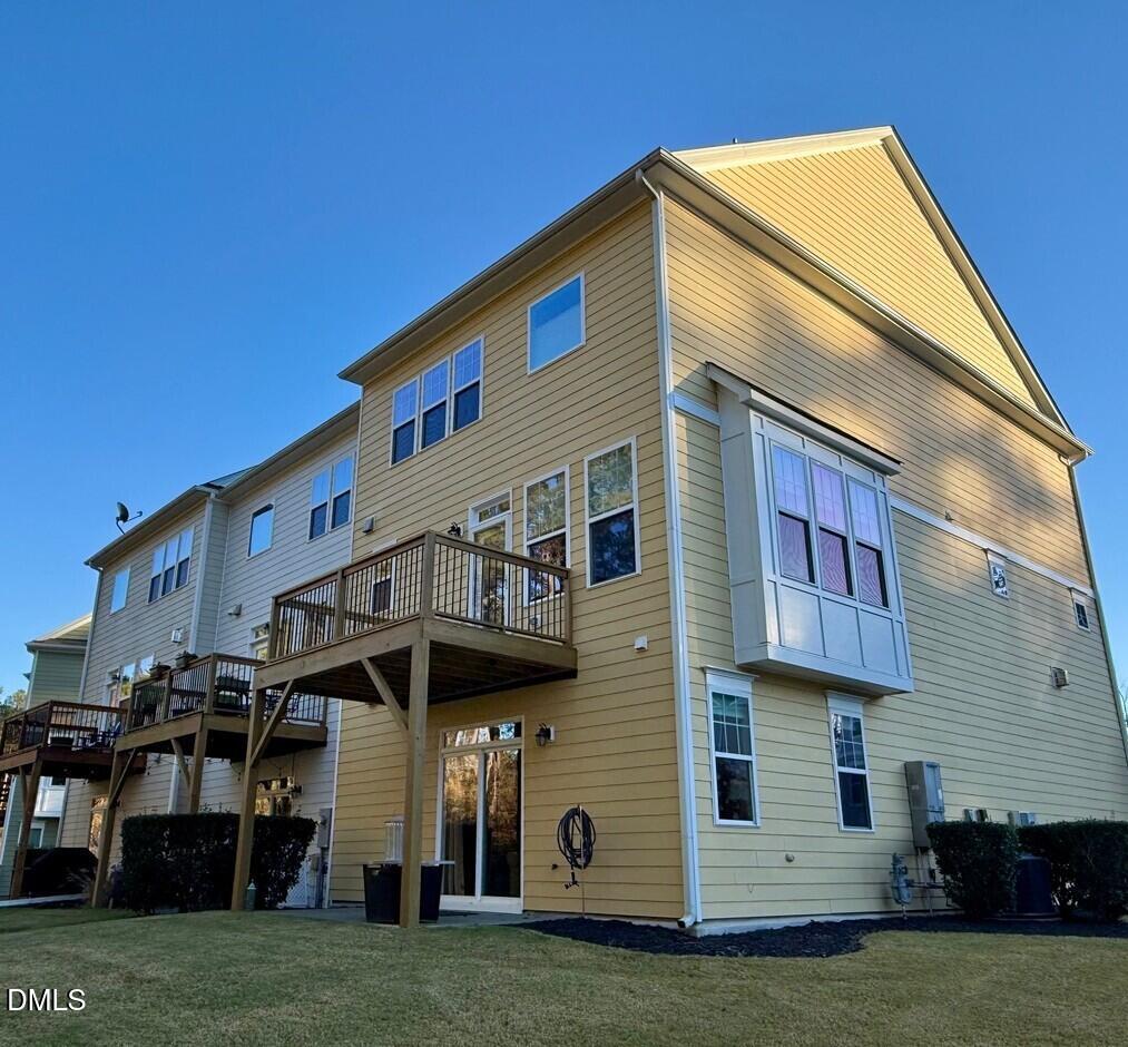 634 Edgewater Ridge Court