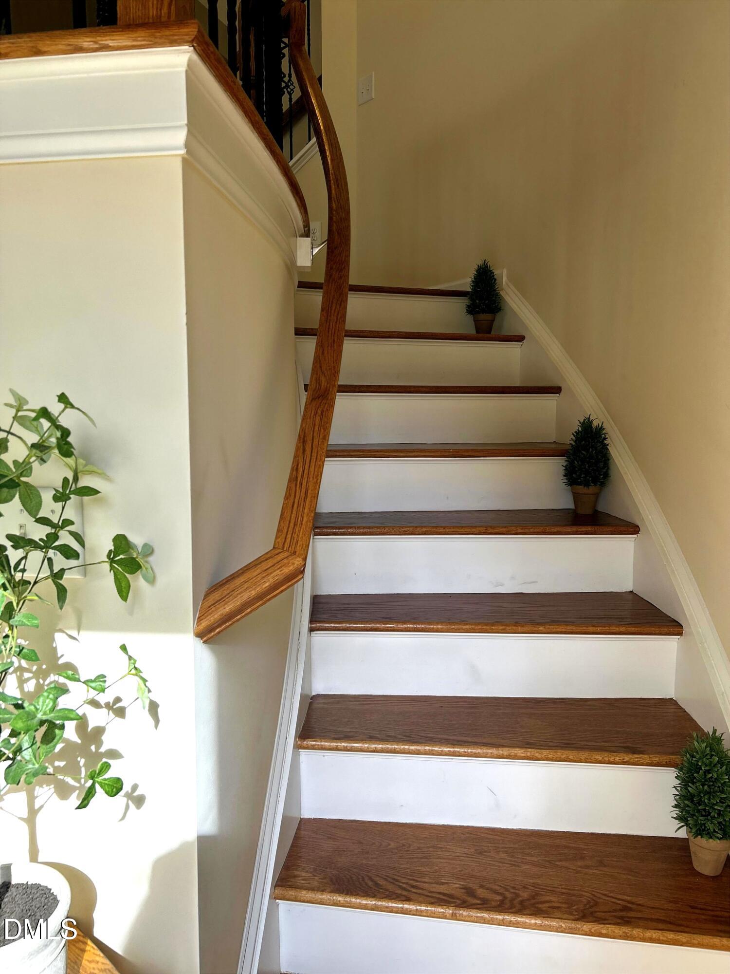 634 Edgewater Ridge Court